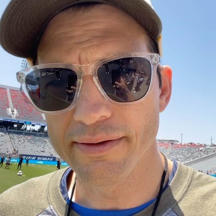 アシュトン・カッチャーのインスタグラム：「Let’s go @sandiegowavefc !!!! Watch on cbs.」