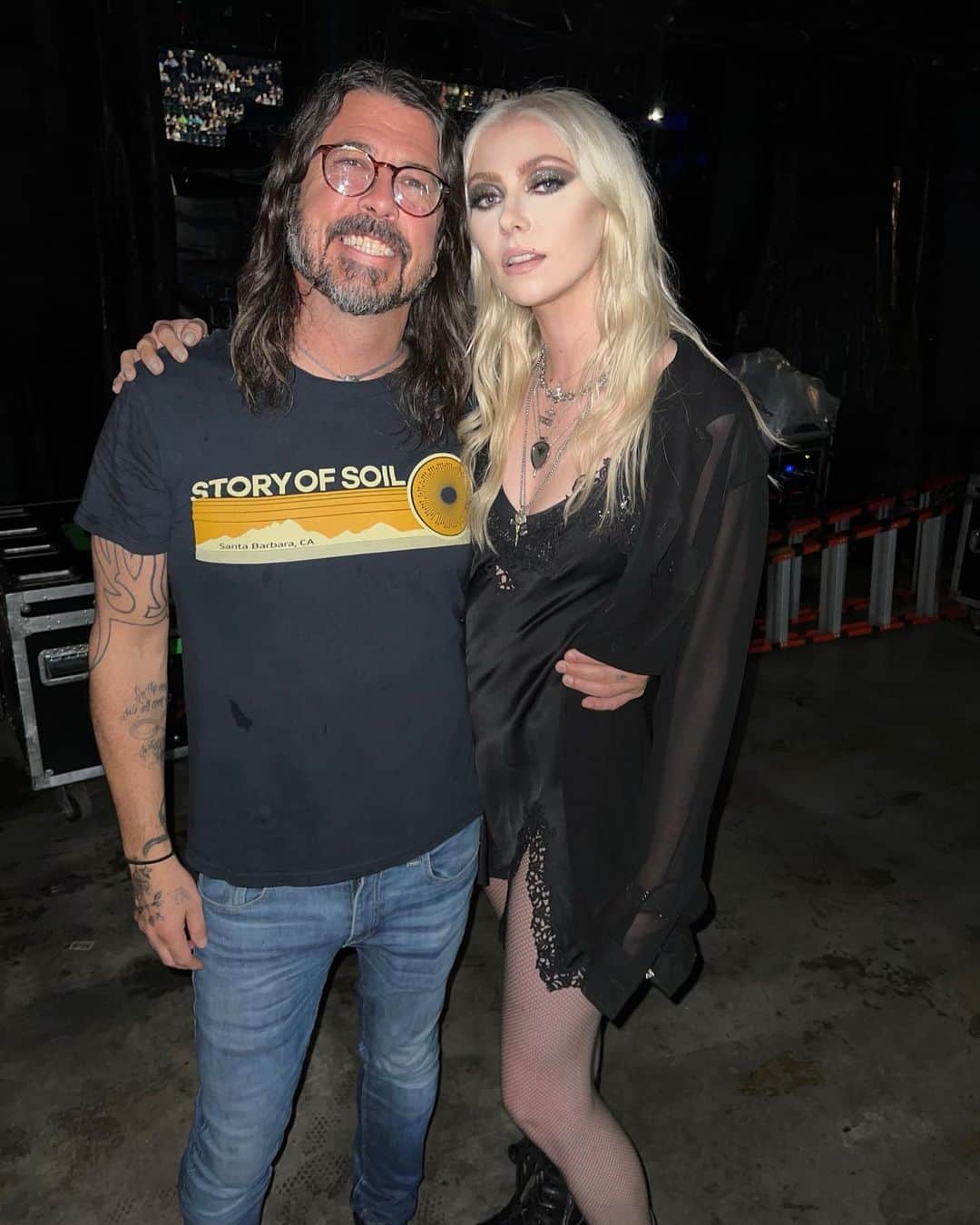 テイラー・モンセンのインスタグラム：「What’s more fun than playing with @foofighters and @davestruestories ?? Nothing, that’s what.  What an amazing band and crew, thanks to everyone for having us, til next time…love you guys! ❤️❤️🔥🔥」