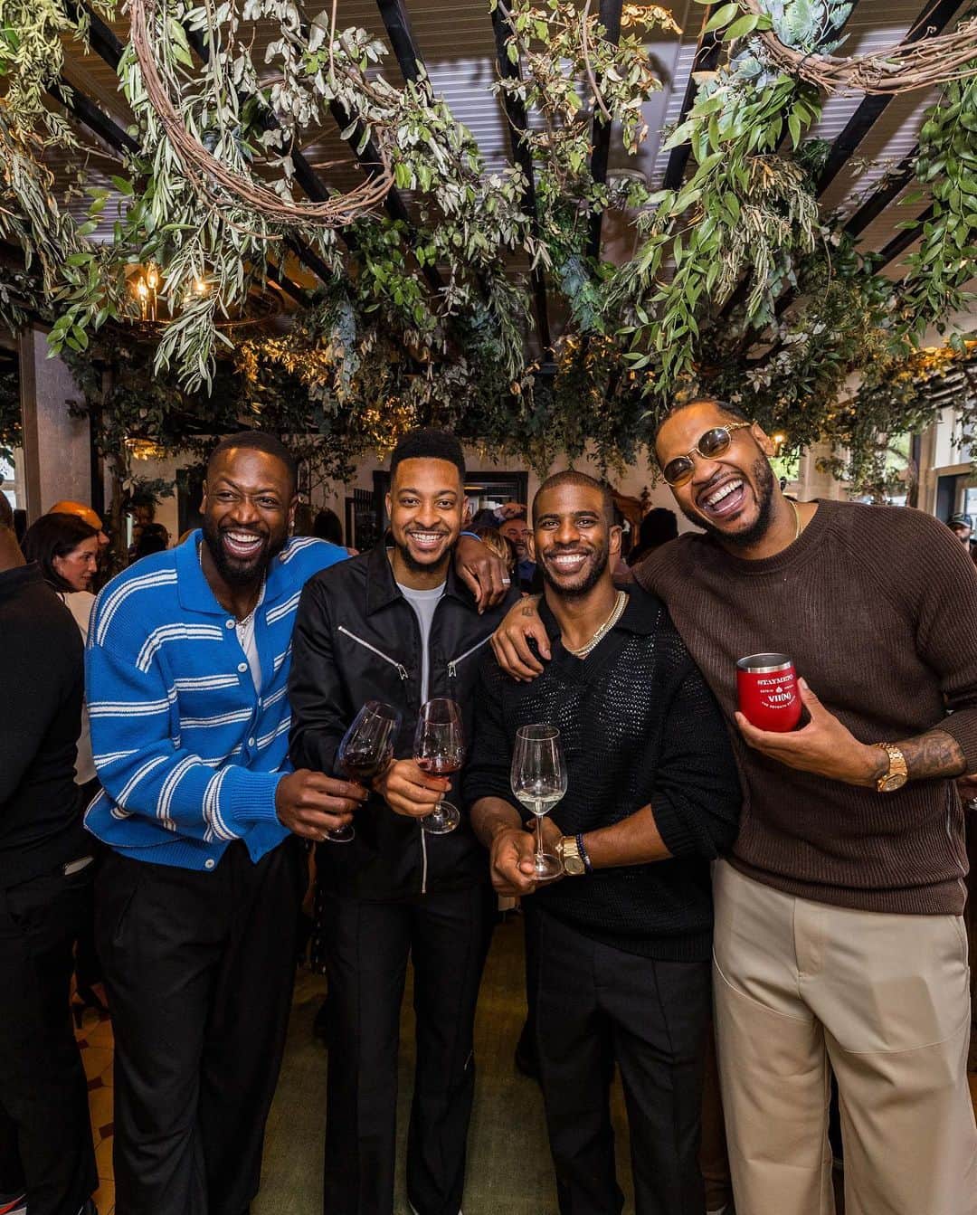 カーメロ・アンソニーのインスタグラム：「Black on Black dinner was a vibe.  Community. All love in this room.」
