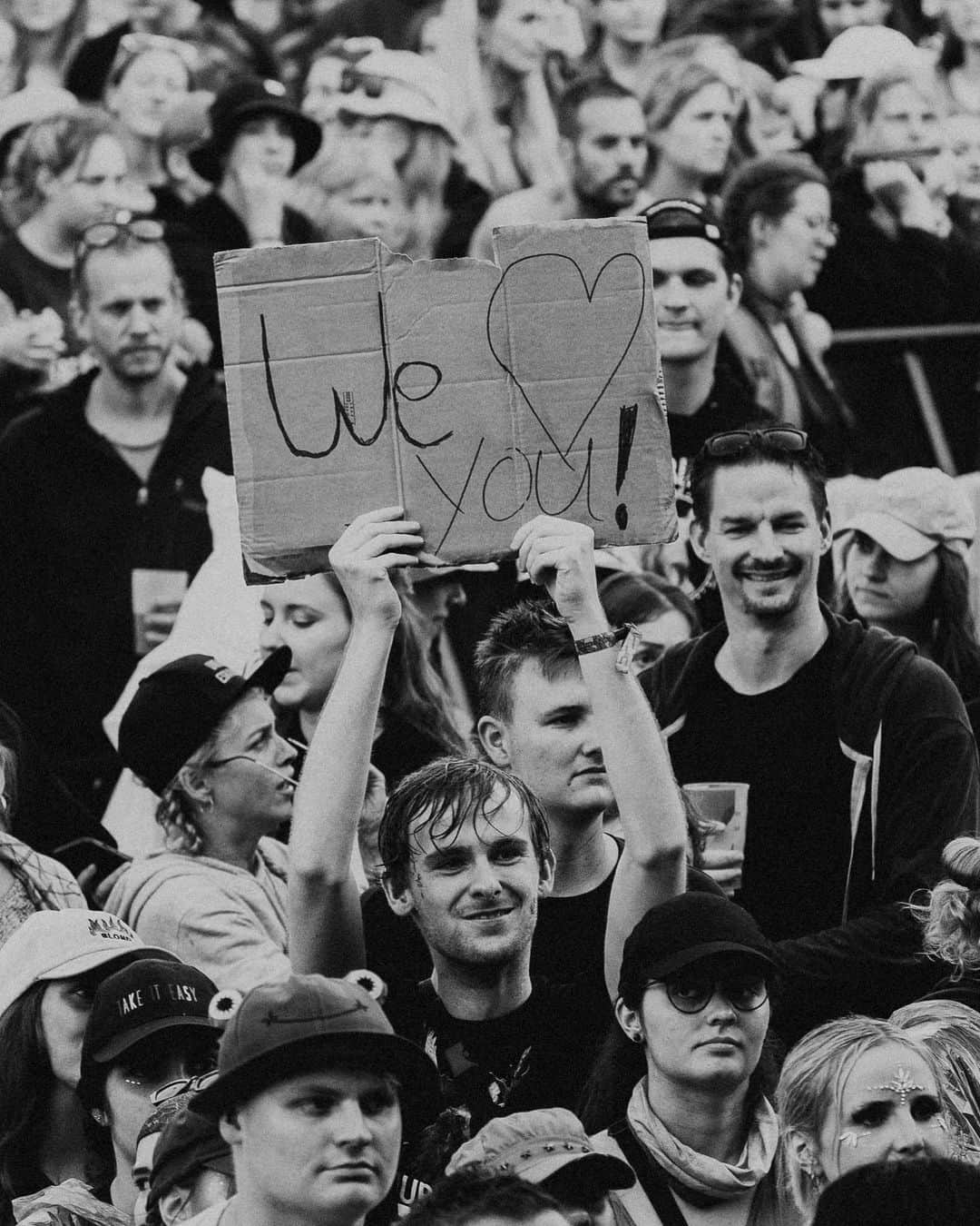 The Lumineersのインスタグラム：「We love you! @hurricanefestival」