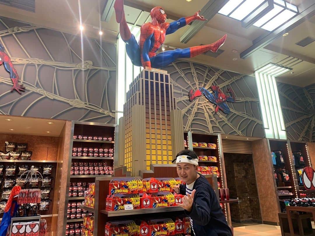 宮澤奎太のインスタグラム：「大好きなスパイダーマンが 来年1月に無くなってしまうので お別れしてきました…  #USJ #スパイダーマン #感動と勇気をありがとう #kkt #アナウンサー #宮澤奎太」