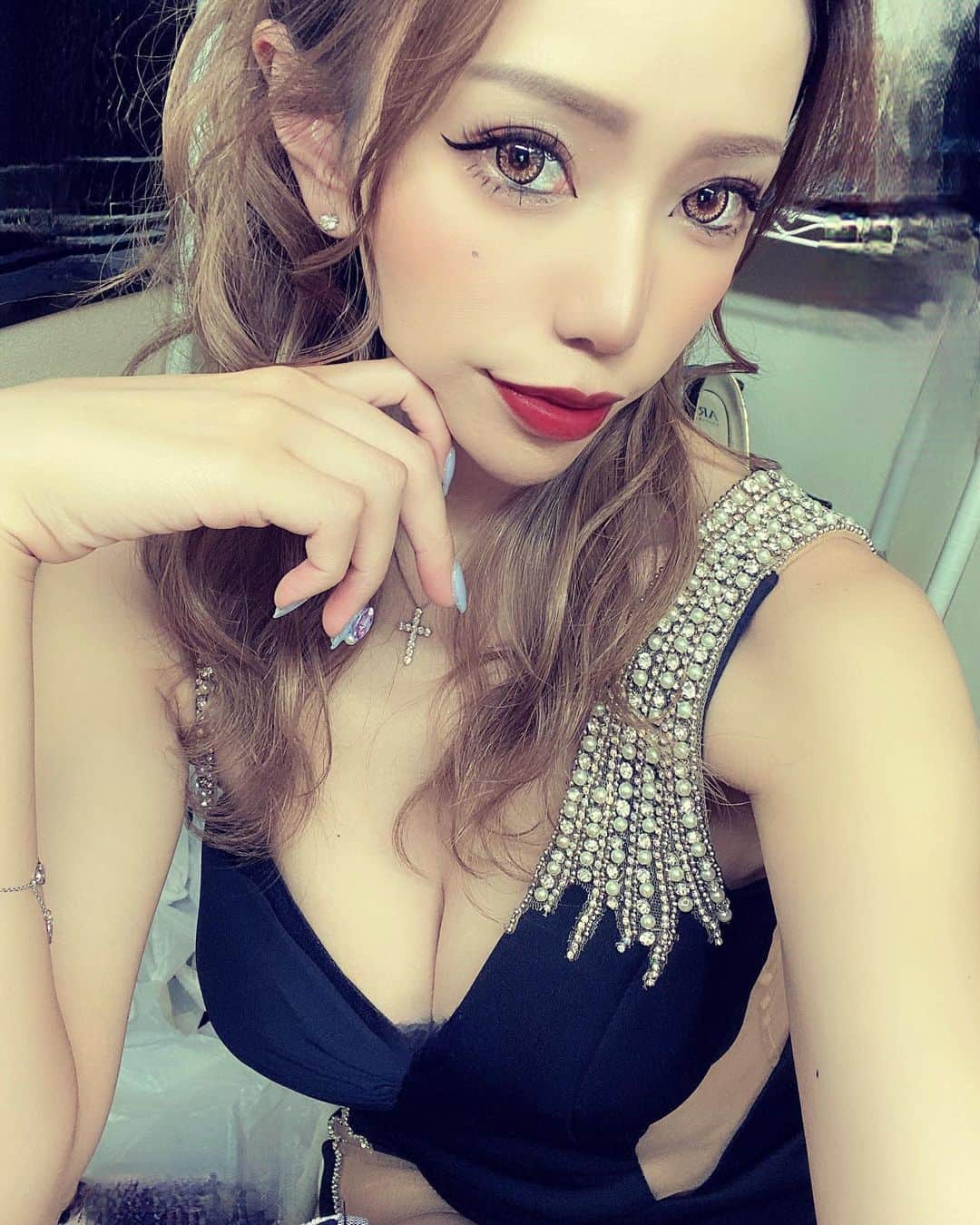 あゆかのインスタグラム：「3日間ありがとうございました！ 久々にたのしかったなー🤭 負けちゃったけど多分やれば できると思う自信w 今日から連休〜〜🩷 ばいばーーーい！  .  .  #千葉キャバクラ#千葉富士見キャバ嬢#千葉富士見町キャバ嬢#千葉富士見キャバクラ#arドレス#ジュエルズドレス#千葉#ファッション好きな人と繋がりたい#ヘアメイク#お家スタイル#息してる？#followｍe4 #follow4like#followtrain  #팔로우 #팔로미 #맞팔 #맞팔100 #선팔 #친구해요  .  .」