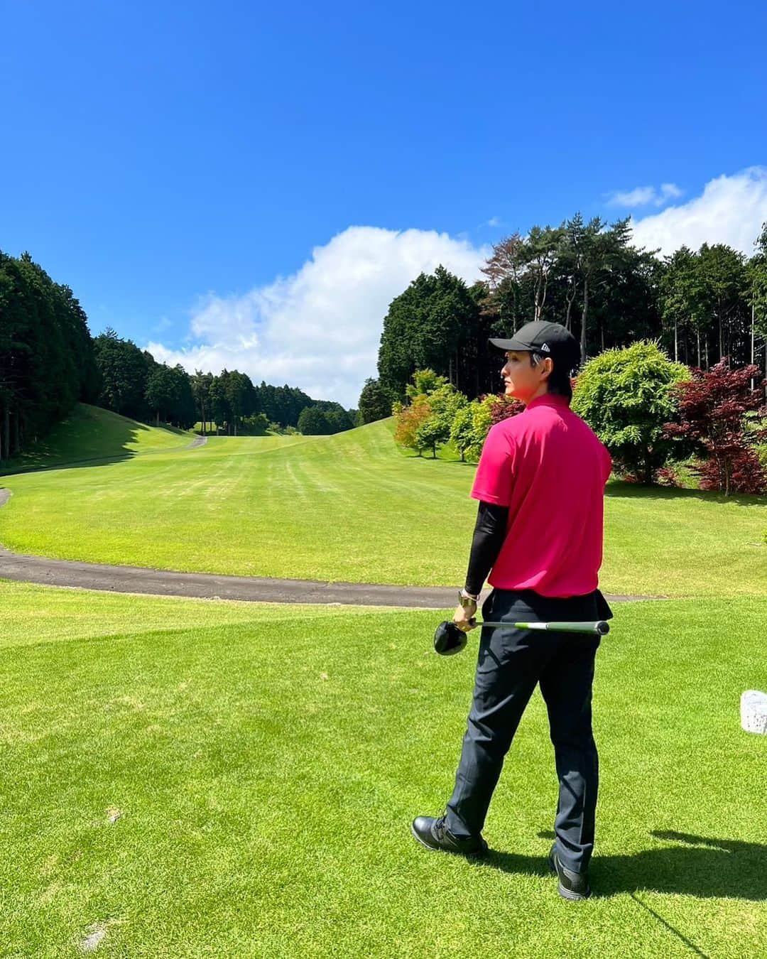 米重晃希のインスタグラム：「こないだ初ゴルフしたー⛳️ 140と言う最高なスコア叩き出しましたが これからうまくなりますので お誘いください笑  #golf #富士箱根カントリークラブ」