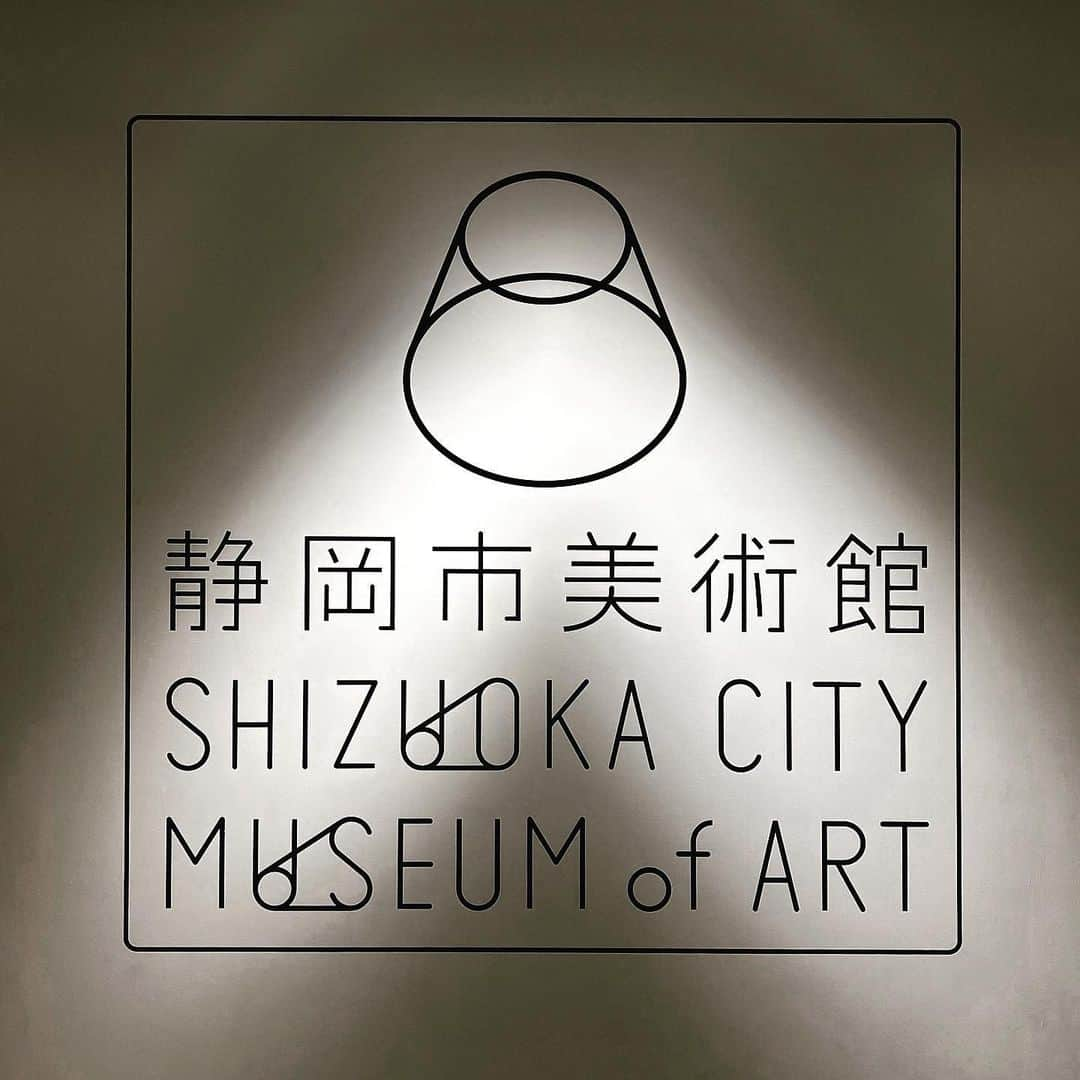 sorさんのインスタグラム写真 - (sorInstagram)「・ ・ ・ 年長さんのとき 大きな手術を2回 長期の入院生活に 元気と笑顔をたくさんくれた ちびまるこちゃん ・ ・ まぴろにとって永遠のまるちゃん あれから8年 今も変わらず ・ ・ 待ちに待った さくらももこ展 ・ ・ 隅々までみて回った 誰よりも長く居たんじゃないかかな ・ たくさんの原画に圧倒される私をよそに、内容を全て把握してるまぴろの目線はもう別世界 ・ ・ ・ 素晴らしい展覧会でした ・ ・ ・ #静岡市美術館 #1枚目右下 #母ちゃんは記録」6月18日 16時01分 - aaraataamaa