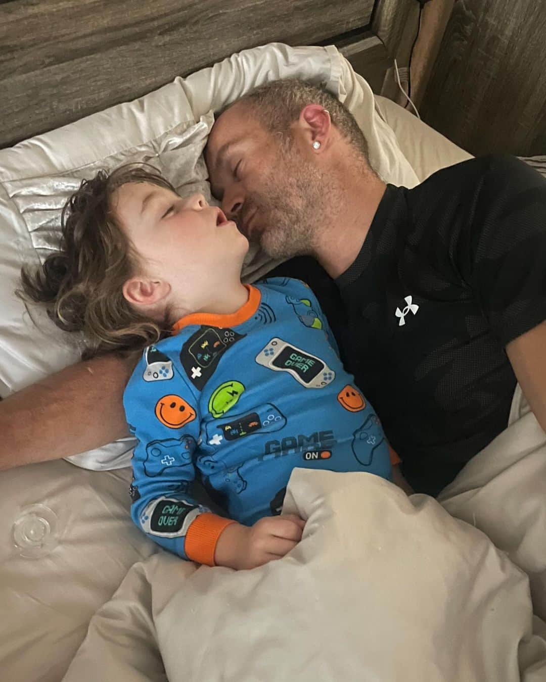 ジェナ・マッコーケルさんのインスタグラム写真 - (ジェナ・マッコーケルInstagram)「Happy Father day to the best daddy! Thanks for being my hero and best friend! Love you loads, Ben 💙💙💙」6月18日 16時06分 - jenna_mccorkell