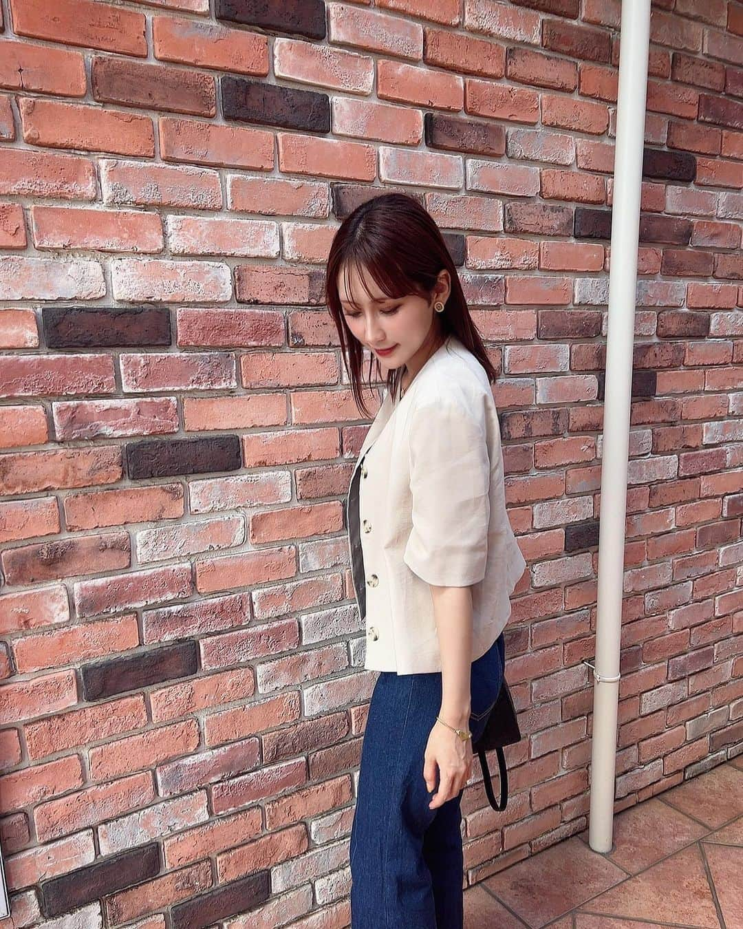 明石奈津子のインスタグラム：「* 🤍👖❤️」