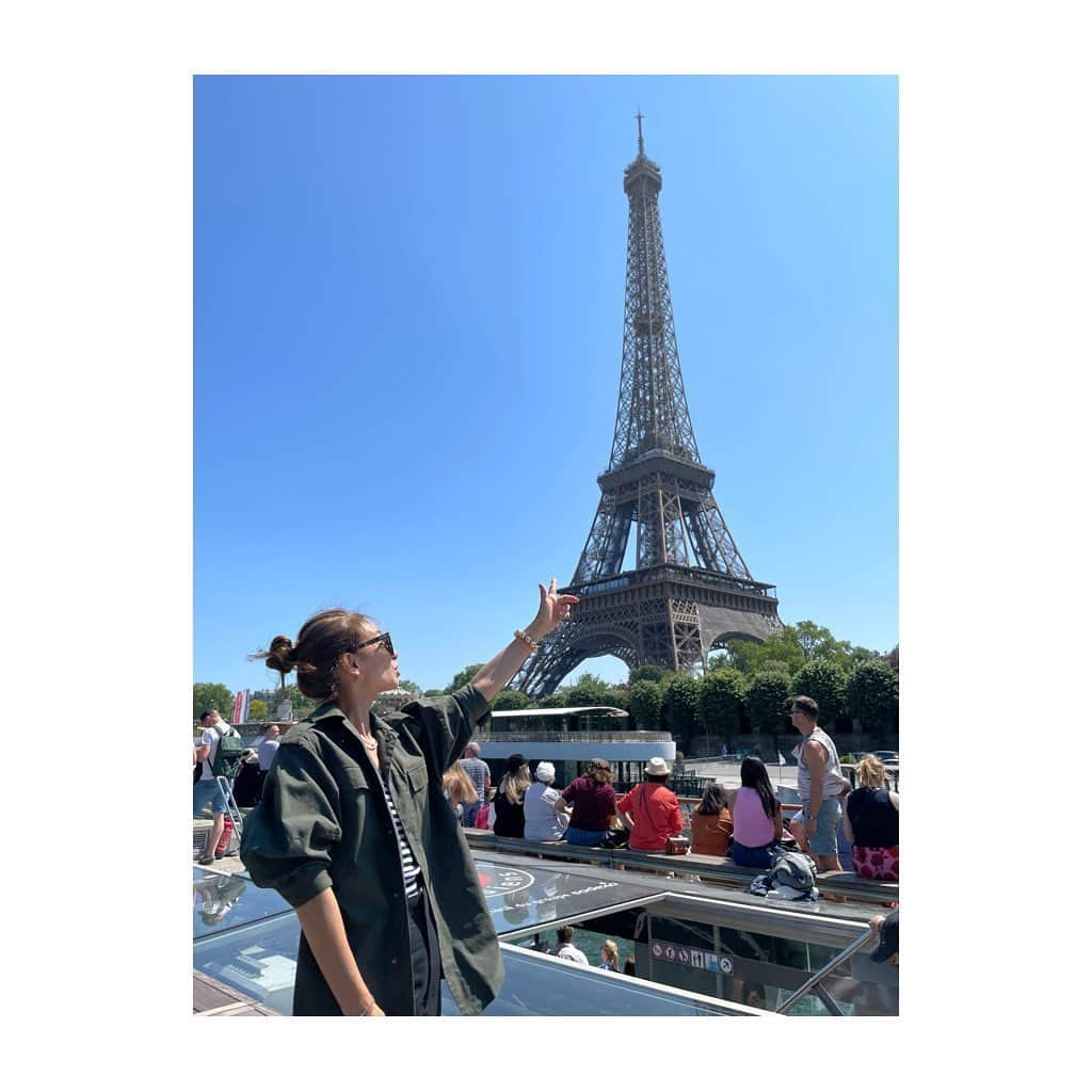 稲沢朋子さんのインスタグラム写真 - (稲沢朋子Instagram)「🇫🇷Paris旅行記 しばらく続くと思います 投稿にお付き合い頂けたら嬉しい☺️ 皆さんのこれから考える旅行プラン！リストに入れてもらえるかも⁈😆  2度目のParis🇫🇷 行ってみたかった場所や再び巡りたいと思った所へ✨ 今回セーヌ川クルーズも楽しむことができました 最高の気候☀️ 夜22時まで明るいなんて🔆  #Paris #emilyinparis #巡り  #アイテムタップしてね」6月18日 16時29分 - ina_tomo