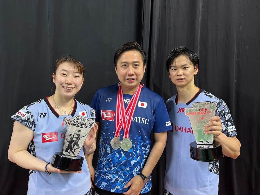 東野有紗さんのインスタグラム写真 - (東野有紗Instagram)「Terima kasih Istora🇮🇩🥈  2大会どちらも優勝はできなかったけど、2週連続で決勝の舞台に立てて良かったです。 次はもっともっと良くなるように頑張ります。 たくさんの応援ありがとうございました😊  I was happy that many people called our name and cheered us on.  Come back stronger🔥  #ワタガシ #yutarisa #watagashi @badmintonphoto_official」6月18日 16時48分 - aripei.meee