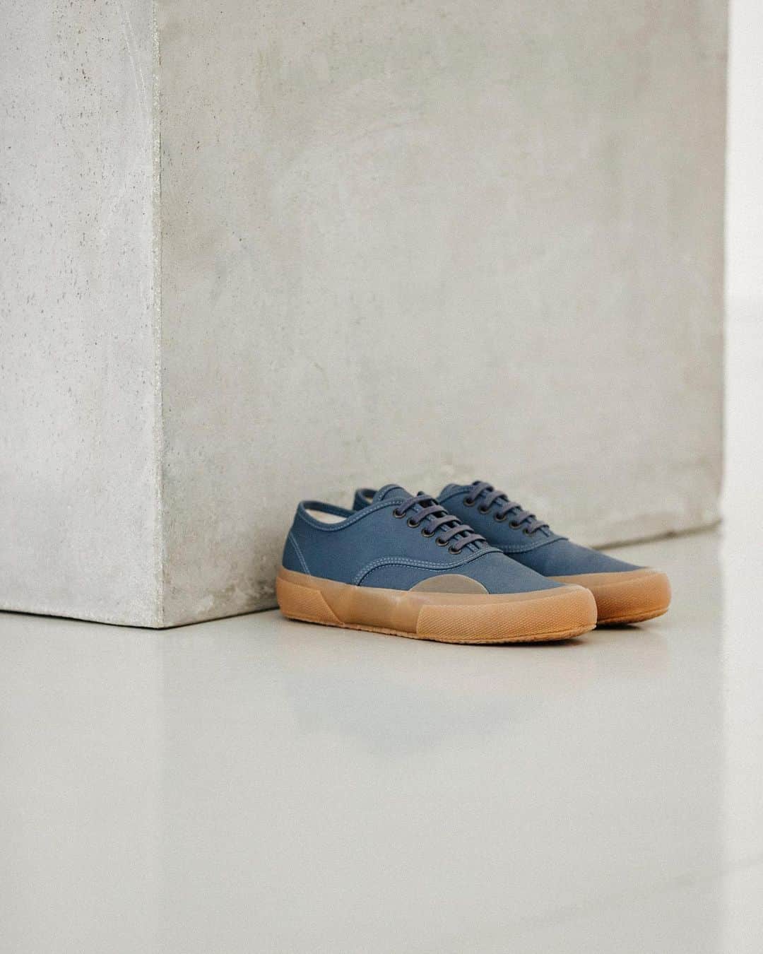 のインスタグラム：「#SupergaArtifact | The Artifact 2431 Skrt Chino is inspired by classic 90s skater chinos. Check all the Artifact Collection on www.superga.com  #Superga」