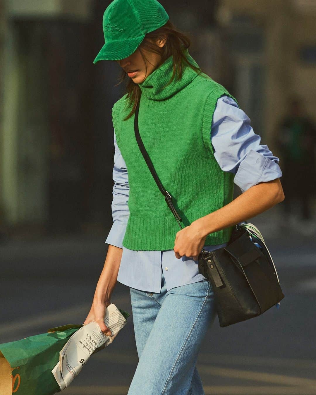 Longchampのインスタグラム：「Walk the talk.  Collection FW23 Bag: Longchamp 3D Ready-to-wear: @longchamp   Photographer: @gstyles Stylist : @sagliogeraldine Hair stylist : @diegodasilva_ Make-Up artist : @mathiasvanhooff  Model: @lea_peillard   #Longchamp3D #LongchampFW23  #parisian #black #bag #paris #outfit #green #lifestyle #fabrics #streetstyle #aesthetic」