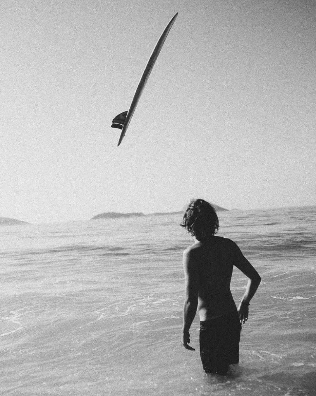 オスクレンさんのインスタグラム写真 - (オスクレンInstagram)「Dia Internacional do Surf   @osklensurfing   #osklensurfing  #lifestyle #surf」6月18日 8時13分 - osklen