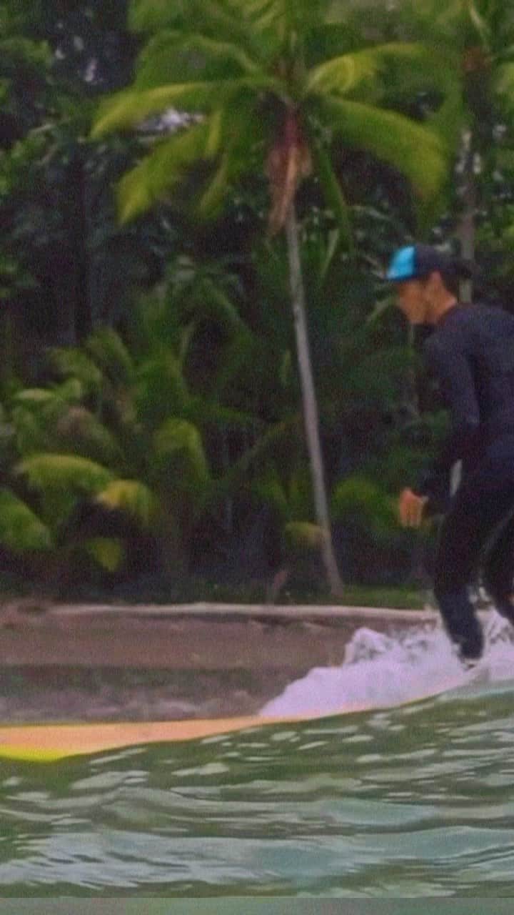 ティファニー・ヨハのインスタグラム：「Happy International Surf Day! Forever grateful for surf buddies, sunset glass offs, and post surf donuts. 🌊🌅🍩 #HotGirlSummer 🎥: Coach @catslatinskyphotography」