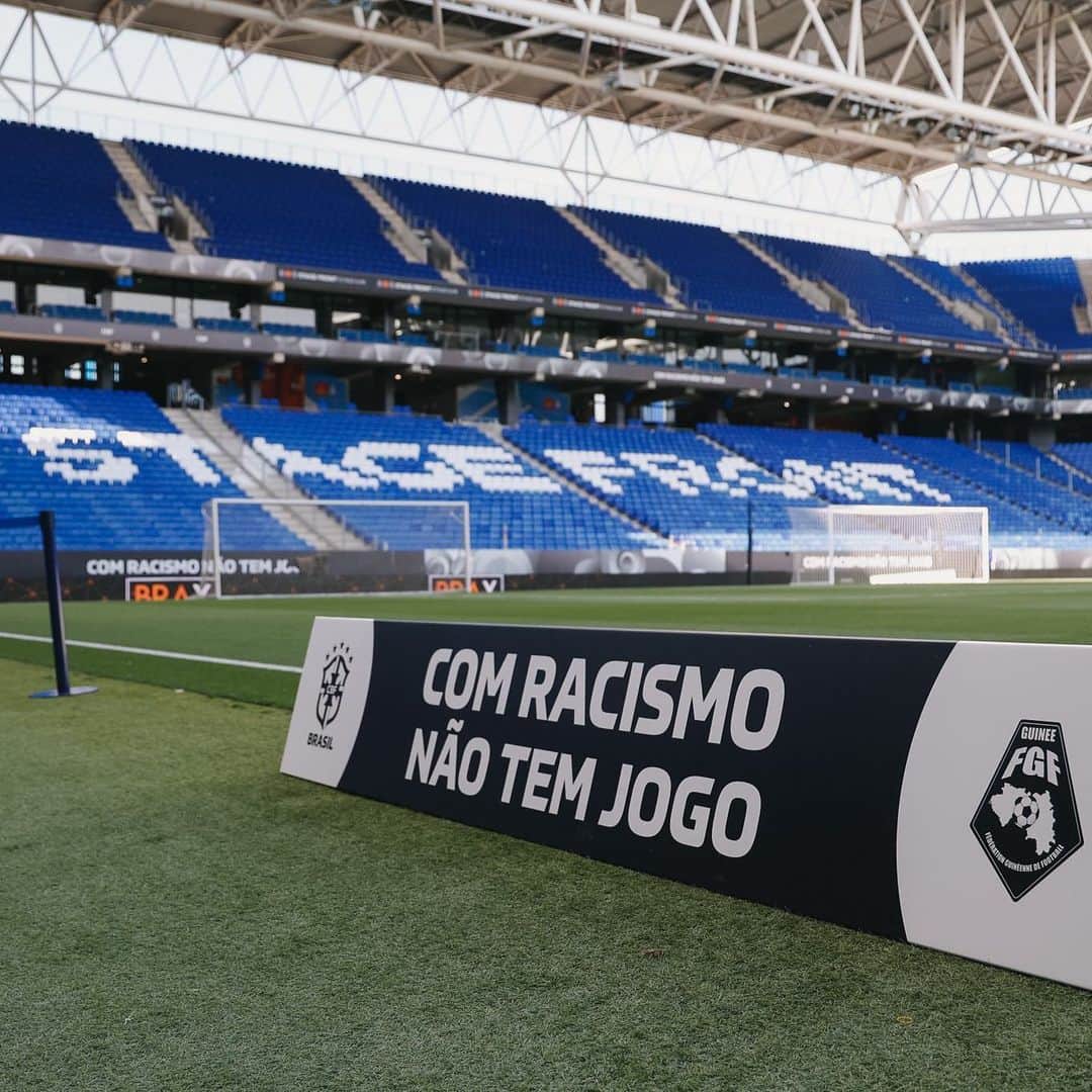 RCDエスパニョールのインスタグラム：「¡𝐄𝐥 @stagefrontstadium, 𝐞𝐬𝐜𝐞𝐧𝐚𝐫𝐢𝐨 𝐝𝐞 𝐥𝐮𝐣𝐨!   La @cbf_futebol s'imposa per 4 a 1 a @fgf_futebol en un partit amistós internacional de primer nivell a les nostres instal•lacions  #RCDE」