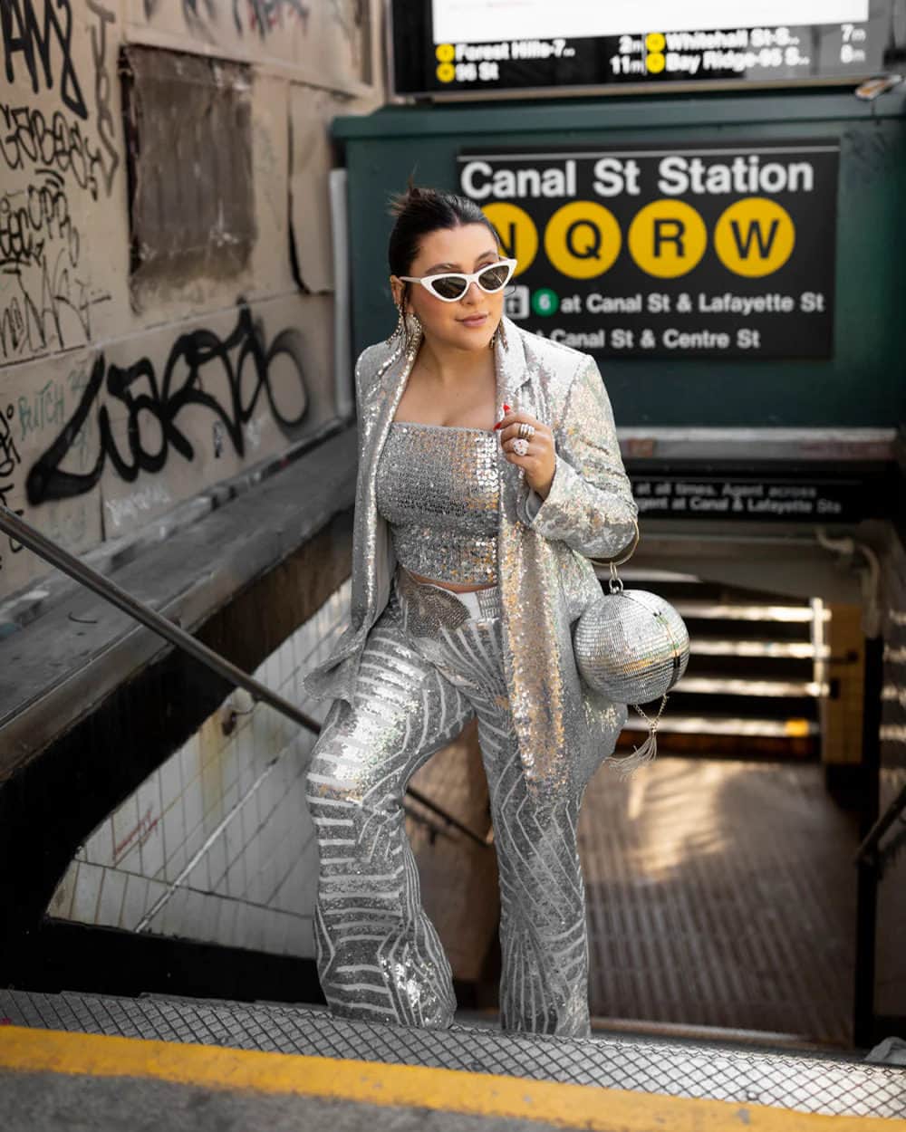 ベッツィジョンソンのインスタグラム：「Always stand out from the crowd like @audreekatelopez ✨」