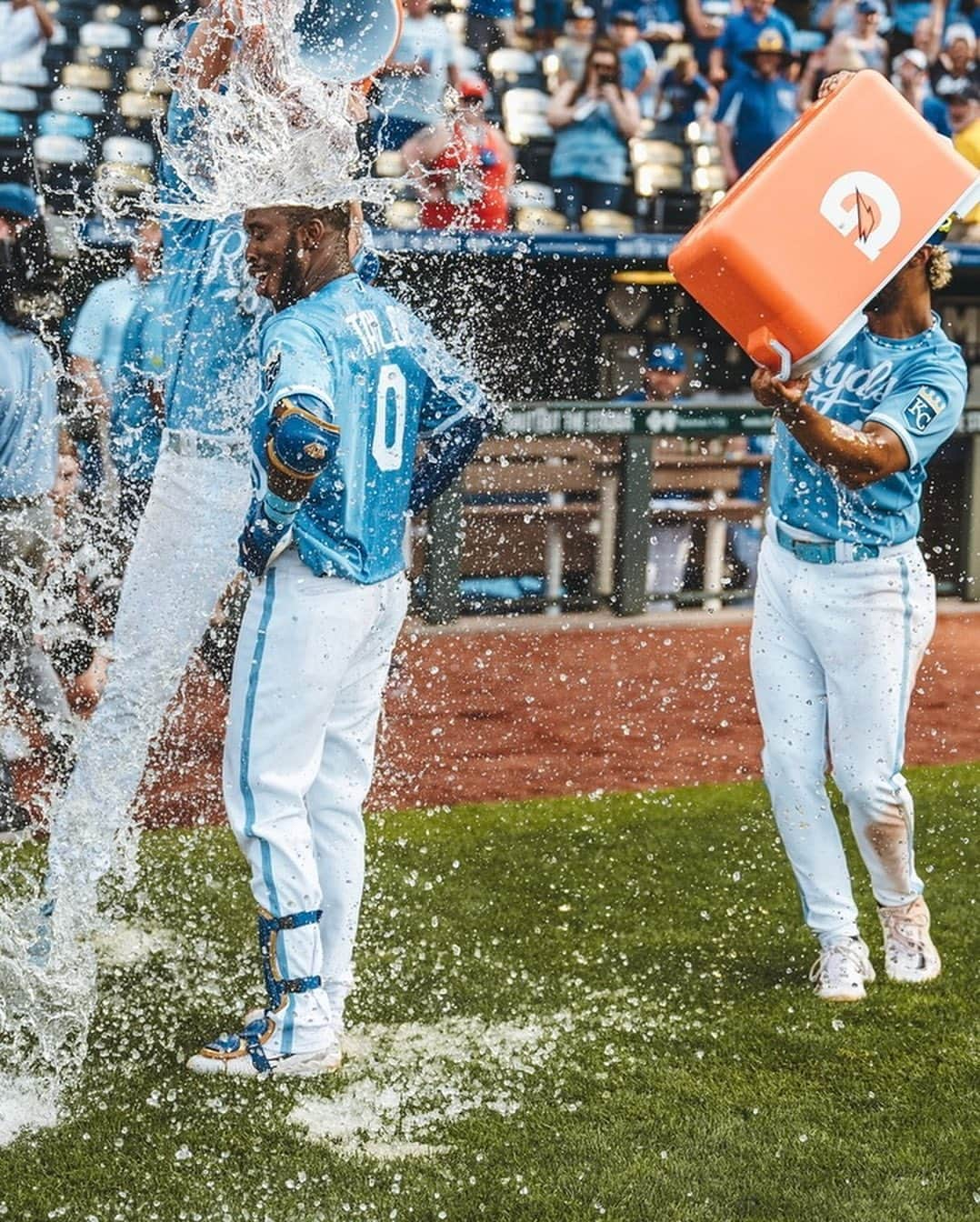 カンザスシティ・ロイヤルズさんのインスタグラム写真 - (カンザスシティ・ロイヤルズInstagram)「Call it a six-run comeback! #HEYHEYHEYHEY」6月18日 8時53分 - kcroyals