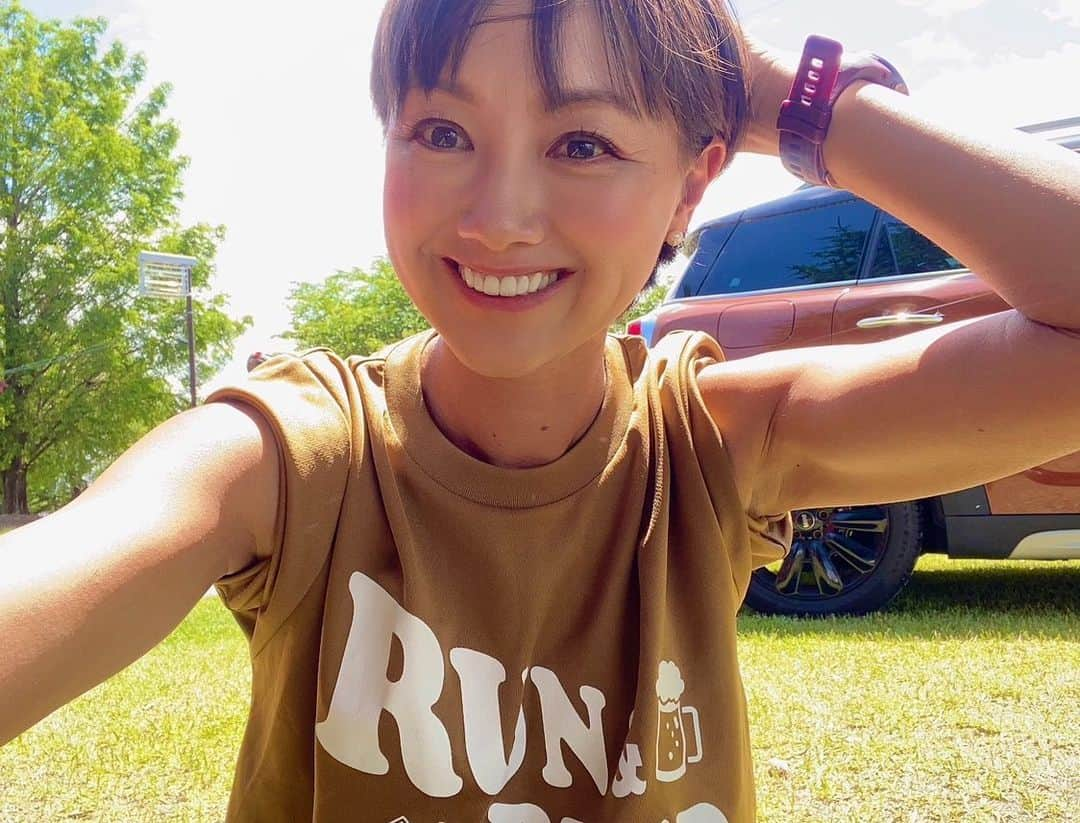 福島和可菜さんのインスタグラム写真 - (福島和可菜Instagram)「夏だ夏だ夏だぁー☀️☀️☀️  今日の関東は暑い😆  昨日も番組を聴いて下さった皆様、ありがとうございました📻  さて、  今日はこの後…  FM FUJI 🎙️福島和可菜のレッツゴー！ ゴーアウトサンデー！！🎙️  です☺️  晴れた日はまさにゴーアウトサンデー✨  お出掛けしたくなりますねっ🙌  半袖焼けしない様に、  袖をまくって、日焼け止め大作戦🧴（笑）  美味しいBEERを楽しみに、今日も良い1日を〜😁  #radio #fm #fuji #Sunday #summer #go #レッツゴー #☀️ #🧴 #✨ #👟 #🍺 #❤️」6月18日 8時57分 - fukushimawakana