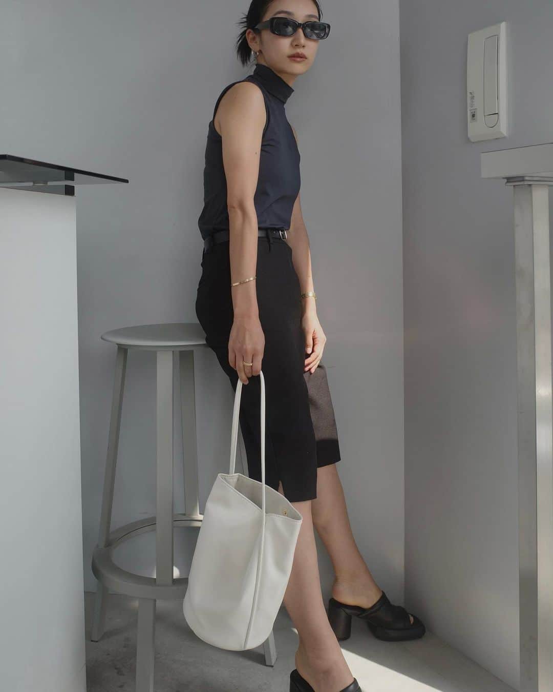 Icumi Oohamaのインスタグラム：「tops @timelesswomen_official  pants @oaf.official  pierce @tres__collection  Narrow pierce bag @gypsophila1662  sandal @alm._official   とある日のKATEとデート♩  冷たいもの飲むと頭がキーンとするそうです笑♡」