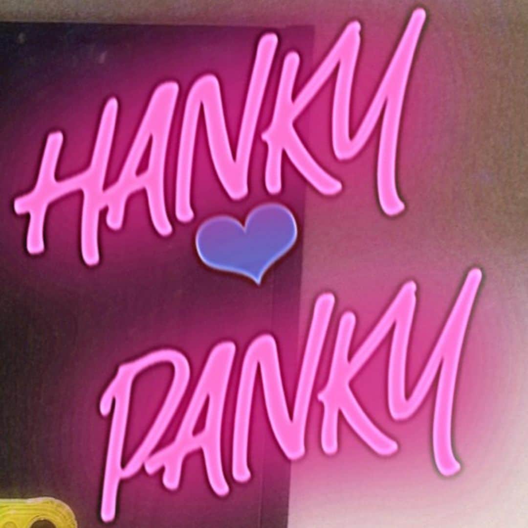 IVANのインスタグラム：「@hankypankyjapan   New Summer Color  🌹🌺❤️ 🫧👙🪿  夏色かわいいです♡  #魅せれるアンダーウェア #hankypanky#hankypankyjapan」