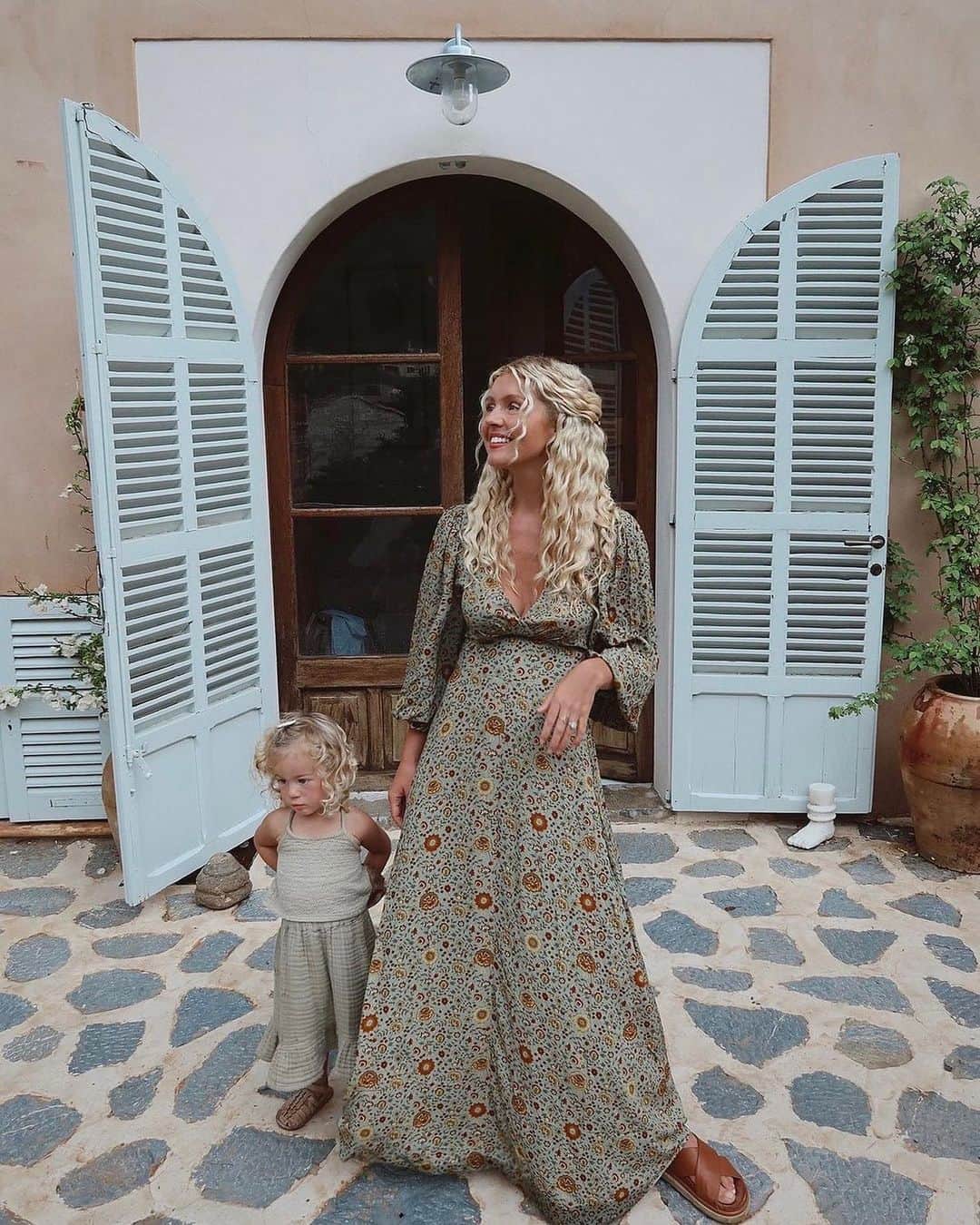 SPELLのインスタグラム：「The sweetest of memories being made in our Lady Untamed Gown {which is crafted from renewable + sustainable wood resources!} on our darling @elisecook 🕊️available to shop on our US website + at our Venice Pop Up 💚」