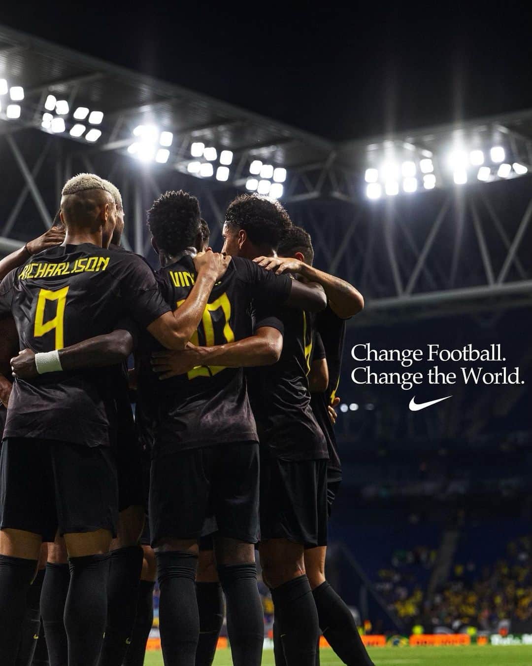 NIKEさんのインスタグラム写真 - (NIKEInstagram)「@vinijr @cbf_futebol, we stand with you to create the change we all want to see.  Muda o Futebol. Muda o Mundo.  @vinijr e @cbf_futebol, estamos com vocês para criar a mudança que todos nós queremos ver.」6月18日 9時37分 - nike