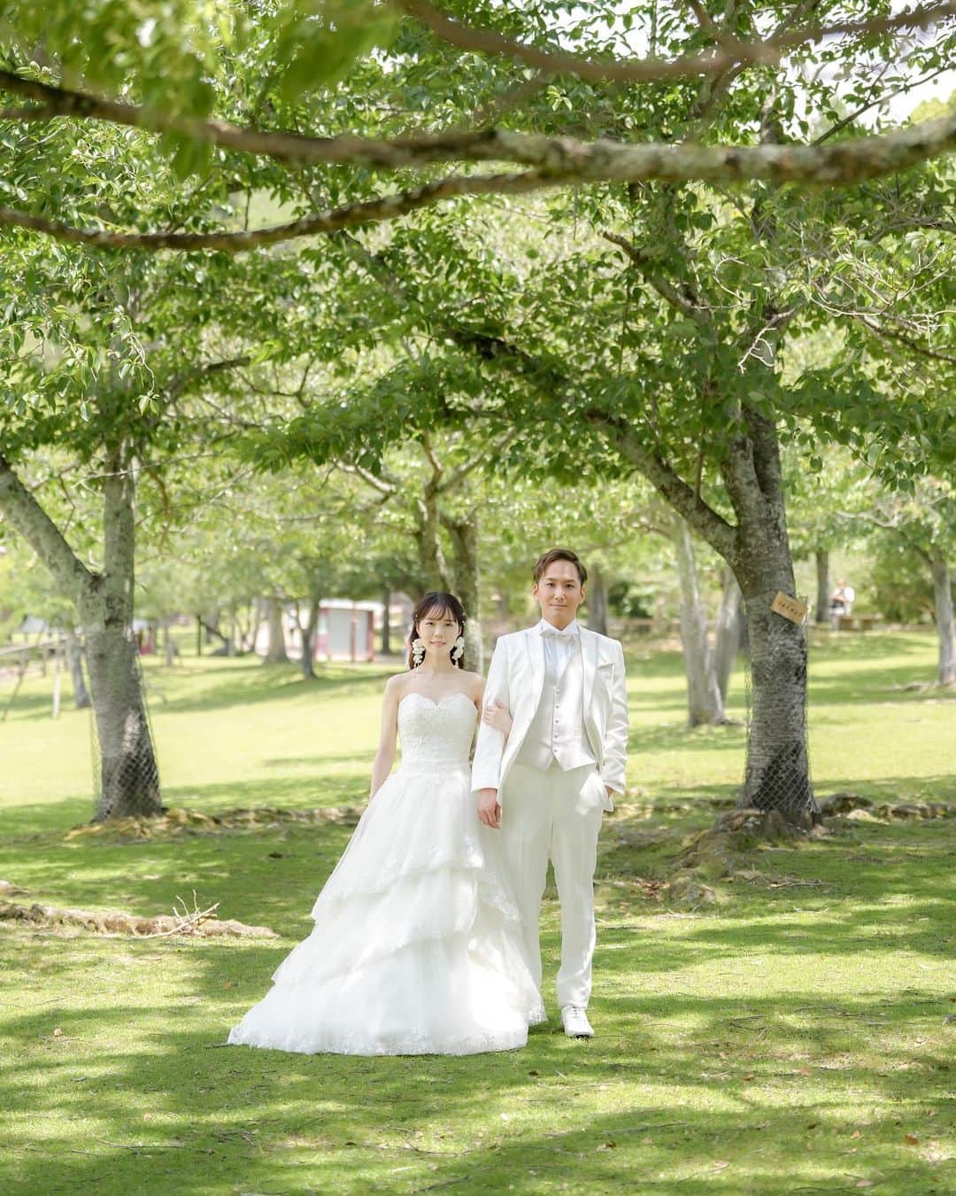 studioTVB NARAさんのインスタグラム写真 - (studioTVB NARAInstagram)「奈良公園ロケーション🍃🤎 緑が綺麗でこれからの季節にもピッタリです！ ・ また6/17、18はスペシャルキャンペーンも！当日予約もお待ちしております🩵 ・ photo @ Fujii Kana hairmake @mayu.deco.hm  ・ 撮影のご予約やお問い合わせはHPのお問い合わせフォーム・DM・ お電話より受け付けております📩📞🫧  #撮る結婚式 #スタジオTVBなんばパークス店 #なんばパークス #スタジオTVB #studiotvb  ┄┄┄┄┄┄┄┄┄┄ #奈良ウエディング  #奈良公園ロケーション撮影  #フォトウェディング #大阪前撮り #関西前撮り #結婚式準備 #結婚式レポ #プレ花嫁 #卒花嫁 #関西花嫁 #大阪花嫁 #日本中のプレ花嫁さんと繋がりたい #結婚式前撮り #撮影指示書  #韓国フォト #結婚前撮り #結婚写真 #ウェディングドレス #ウェディングヘア  #前撮りポーズ  #ロケーションフォト  #ロケーション撮影  #ロケーションフォトウェディング」6月18日 10時56分 - studiotvb_nara