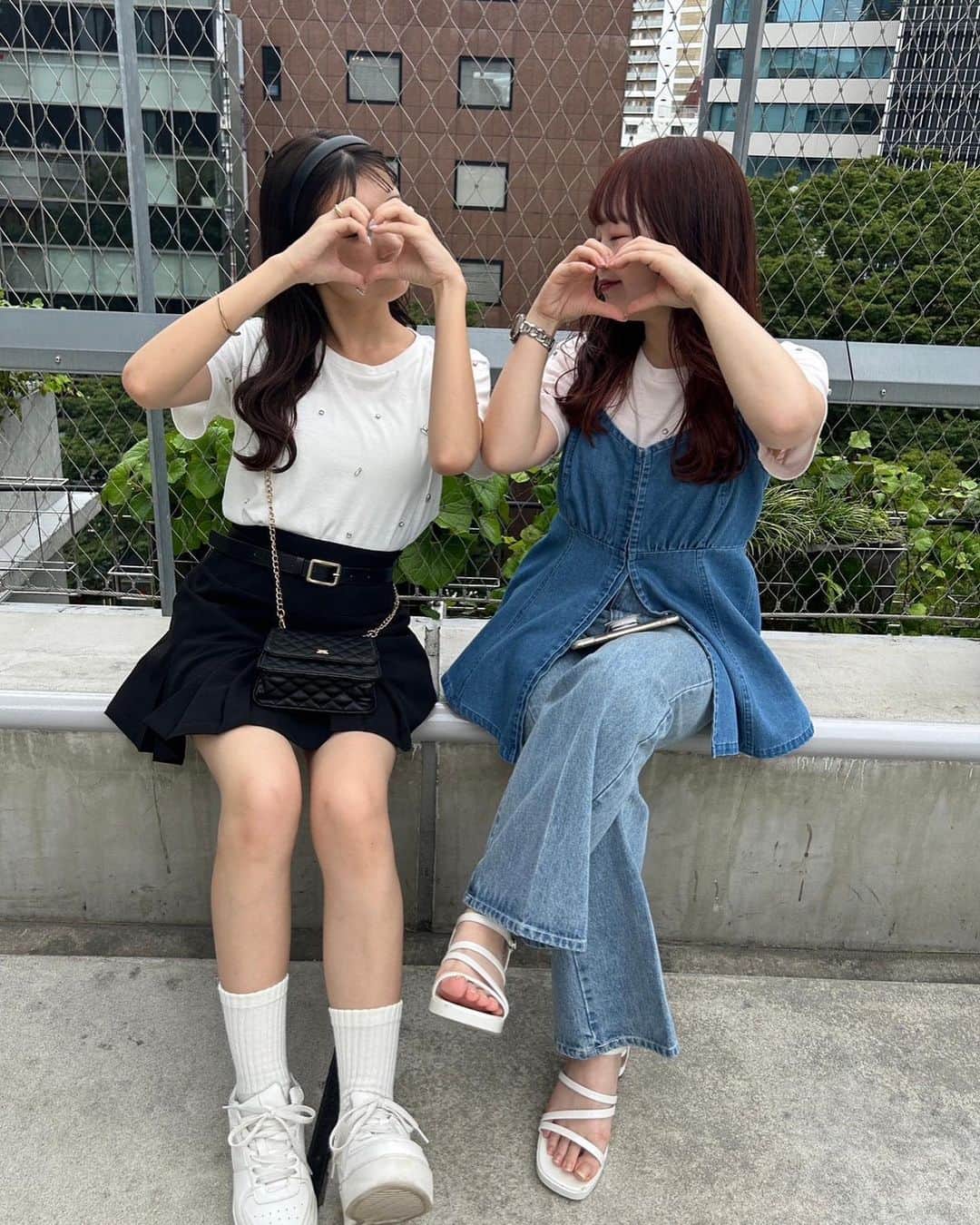 のインスタグラム：「予約スタート🍧  たっぷりビジューの 可愛いTシャツができました🪞  ㅤㅤㅤㅤㅤ ビジューtee #0131060510 ¥4,950  7月頃 店頭入荷予定💓  #ナイスクラップ#niceclaup  #カジュアル#カジュアルコーデ  #夏服 #tshirt #tシャツ  #tシャツコーデ#ビジュー」