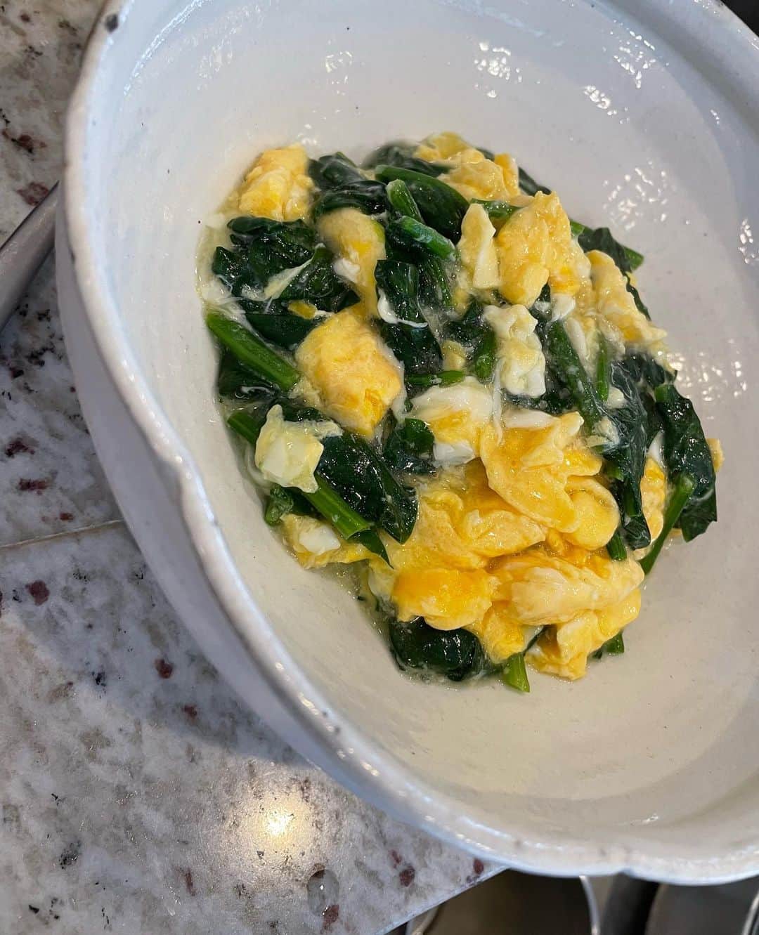 青田典子のインスタグラム：「ふんわり ほうれん草と卵のあんかけ炒め 作りました₍₍( ´ ᵕ ` *)⁾⁾」