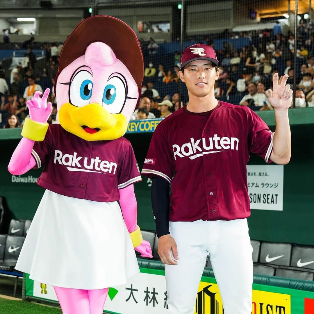 東北楽天ゴールデンイーグルスさんのインスタグラム写真 - (東北楽天ゴールデンイーグルスInstagram)「⚾️  ⚾️G 1-2 E⚾️ 1点ビハインドの6回に辰己選手が5号2ランを放ち逆転‼️‼️ その後はリリーフ陣が踏ん張りカード勝ち越し✨✨✨ 勝ち投手は復帰登板で5回1失点の好投の岸選手で2勝目👍🏼 6回は渡辺翔太選手、7回は内選手が1回無失点👏🏼👏🏼 8回は安樂選手と鈴木翔天選手の継投で抑えた‼️ 最後は松井裕樹選手が締めて14セーブ目🤝🏼  #鷲が掴む #rakuteneagles #辰己涼介  #岸孝之 #松井裕樹 #炭谷銀仁朗 #安樂智大  #鈴木翔天 #内星龍 #渡辺翔太」6月18日 17時21分 - rakuten_eagles