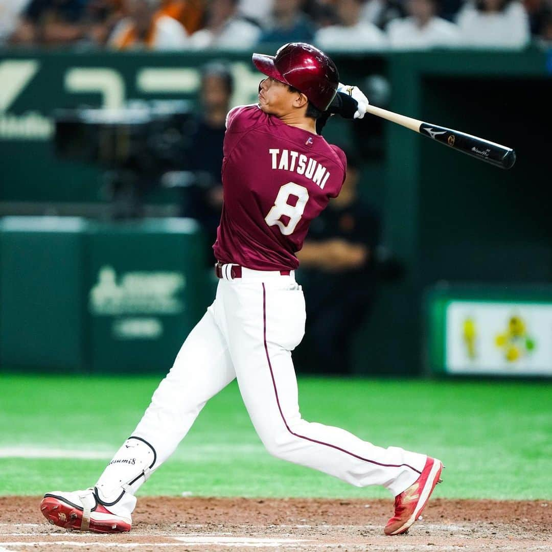 東北楽天ゴールデンイーグルスさんのインスタグラム写真 - (東北楽天ゴールデンイーグルスInstagram)「⚾️  ⚾️G 1-2 E⚾️ 1点ビハインドの6回に辰己選手が5号2ランを放ち逆転‼️‼️ その後はリリーフ陣が踏ん張りカード勝ち越し✨✨✨ 勝ち投手は復帰登板で5回1失点の好投の岸選手で2勝目👍🏼 6回は渡辺翔太選手、7回は内選手が1回無失点👏🏼👏🏼 8回は安樂選手と鈴木翔天選手の継投で抑えた‼️ 最後は松井裕樹選手が締めて14セーブ目🤝🏼  #鷲が掴む #rakuteneagles #辰己涼介  #岸孝之 #松井裕樹 #炭谷銀仁朗 #安樂智大  #鈴木翔天 #内星龍 #渡辺翔太」6月18日 17時21分 - rakuten_eagles