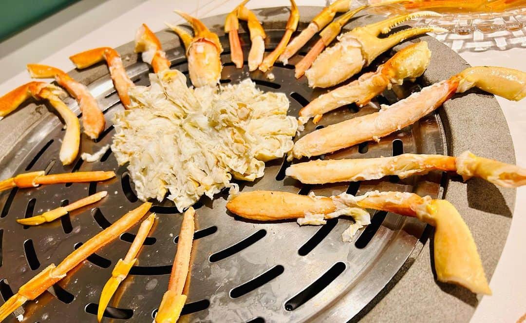 世手子さんのインスタグラム写真 - (世手子Instagram)「reasonable crab course🦀👏👏 steam crab on the spot🦀🦀🦀 Fun for the whole family(*'▽'*) あかりんと（＾_＾） @steam_crab_labo  ⁡#スチームクラブラボ 行ってきたよ(*⁰▿⁰*) 素敵な #カニ専門店 があるなんて知らなかった(〃ω〃) #steamcrablab はその場で カニを蒸してくれます(*☻-☻*) 蒸し上がりは #スワイプしてね (´∀｀=) お店も綺麗で素敵でした(*´◒`*) #子連れｏｋ の店なので 下の子 #寿々太郎 はんを連れてったけど 僕も僕も言わんばかりw おしぼりふいてたがwww ごめんねw もうちょい大きくなってからねwww #蒸気海鮮 #蒸気蟹居酒屋 #蟹料理 #蟹料理 #蟹料理専門店  #蟹居酒屋 #予約必須です #武蔵小山ランチ  #武蔵小山グルメ  #武蔵小山ディナー #子連れOK #お子様ランチ #かに鍋 #かにすき鍋  #ドタバタ育児  #二児のママ  #2児育児 #赤ちゃんのいる暮らし  #3歳男の子 #3歳差育児  #二児の母 #二児ママ  #ママシンガー  #二児育児 #2児ママ」6月18日 17時24分 - rojide