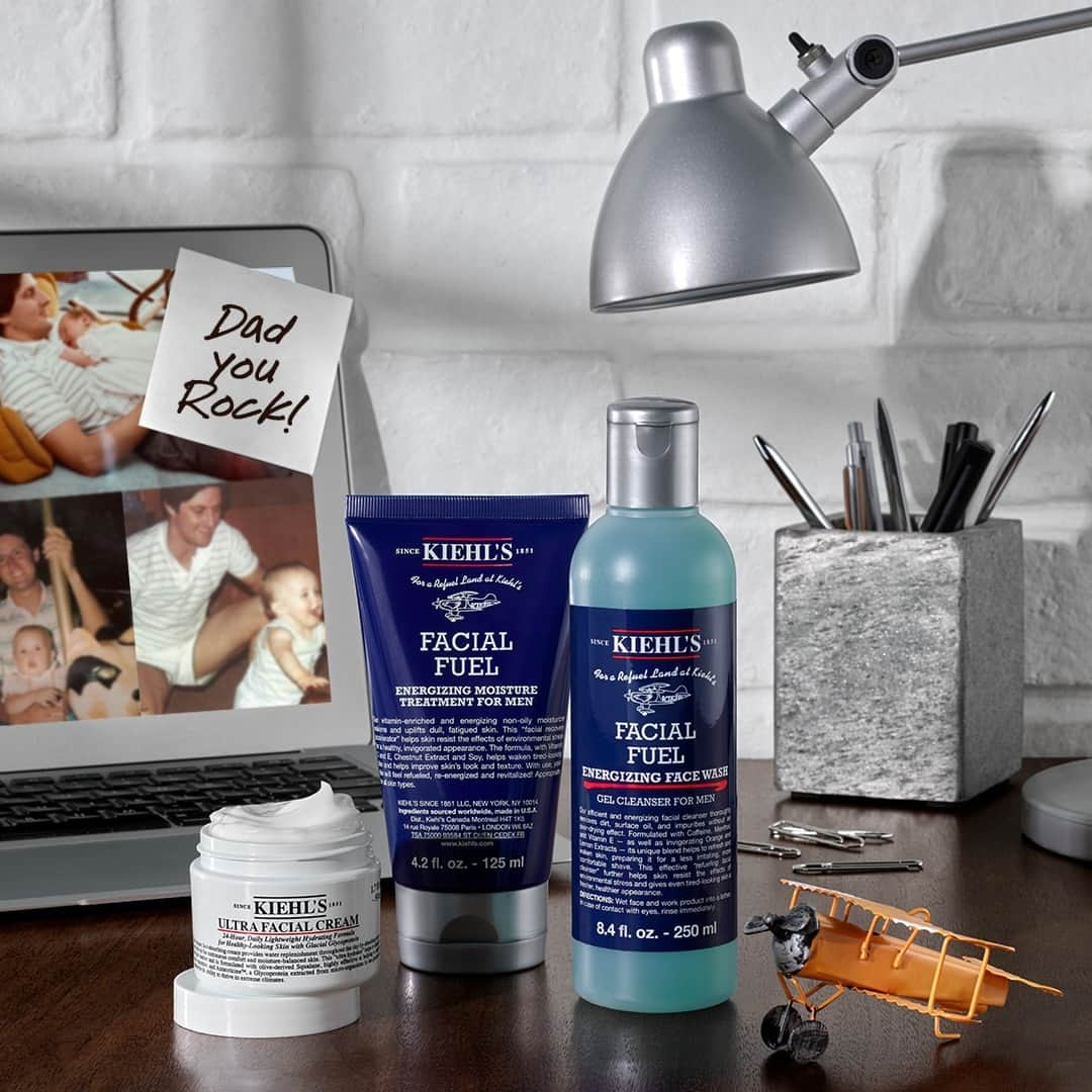 キールズ Kiehl's Japanさんのインスタグラム写真 - (キールズ Kiehl's JapanInstagram)「本日は父の日👨日々の感謝を込めて、ギフトを渡したという方も多いのではないでしょうか？🎁  まだ用意していなかった💦という方におすすめなのが、#キールズ のフェイシャル フュール シリーズ。人気のクリームUFCと組み合わせるのもおすすめです✨  中でも、「フェイシャル フュール ジェル クレンザー」は、しっかりと保湿を叶えつつ、さっぱりとした使用感。 メントールが配合されているため、スッキリと清涼感のある洗いあがりで、皮脂の出やすいこれからの季節にぴったりです！ @kiehlsjp #キールズ #スキンケア #ヘルシースキン #アポセカリー #ニューヨーク #NewYork #skincare」6月18日 12時00分 - kiehlsjp