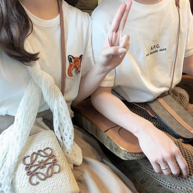 PATRA magazineさんのインスタグラム写真 - (PATRA magazineInstagram)「【1枚は買い足したい🤍ブランドTシャツ】  ハイブラから韓国ブランドまで Tシャツが今年はブームの予感😏💕  お気に入りのブランドのTシャツでコーデを 格上げしよう！  ＼ thank you 🦢 ／ @_____sarang / @412_kana @megu.03_03 / @ykn__1220 @mgmilk___ /   今みんなの中で流行っている事やアイテムがあれば @patra__jp をタグ付けしてぜひ教えてね🔔  皆さんのすてきな投稿をぜひ紹介させてください！  #ブランドT #Tシャツコーデ #Tシャツ」6月18日 12時00分 - patra__jp