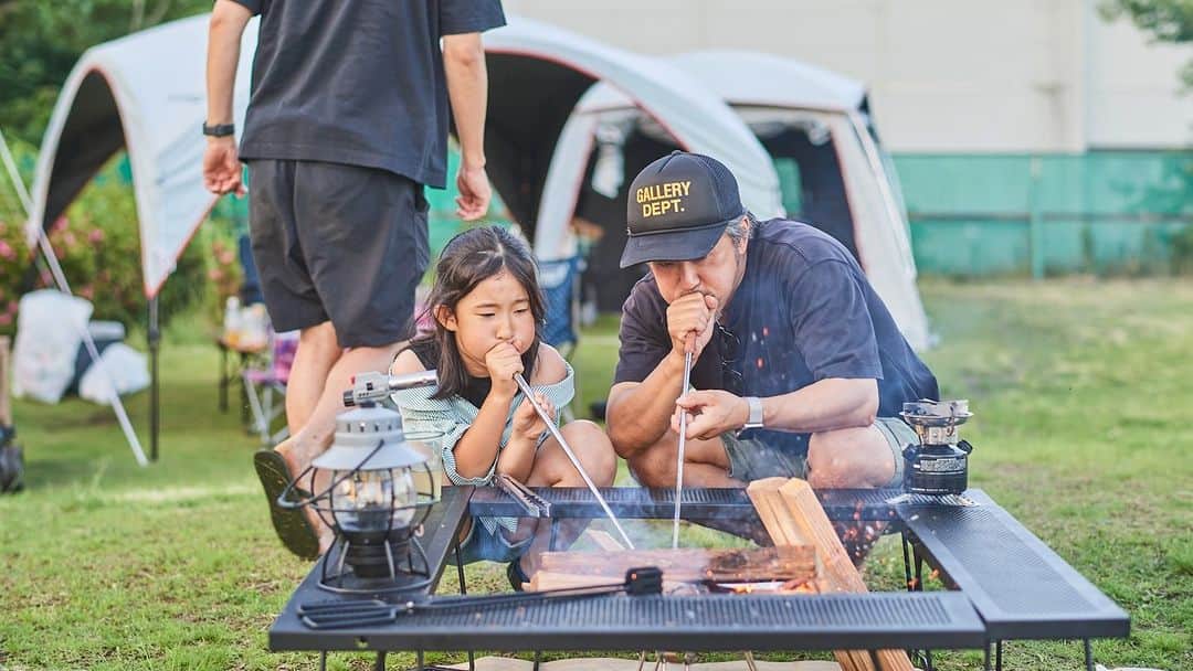 Coleman Japanのインスタグラム：「＼いつもありがとう💐／  キャンプでがんばるお父さん、子どもよりはしゃいじゃうお父さん、がんばり過ぎてヘトヘトなお父さん、コールマンはそんな素敵なお父さん達を応援しています🤗 #父の日  📷：6/3-4開催「マイファーストキャンプ」より  ・  #灯そうColeman #灯そうコールマン #灯そう #Coleman #コールマン #Camp #キャンプ #Outdoor #アウトドア #Tent #テント #コールマンテント #ファミリーキャンプ #マイファーストキャンプ #ファミリーキャンプ #私のコールマン」