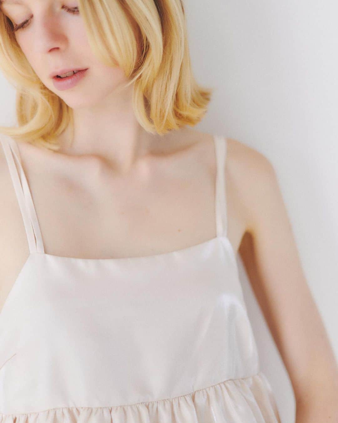 カロリナグレイサーバイシェリールのインスタグラム：「CAROLINA GLASER 2023 SPRING & SUMMER COLLECTION  #carolinaglaser #beams#springsummerfashion #springsummer2023   #カロリナグレイサー #ビームス #大人可愛い」
