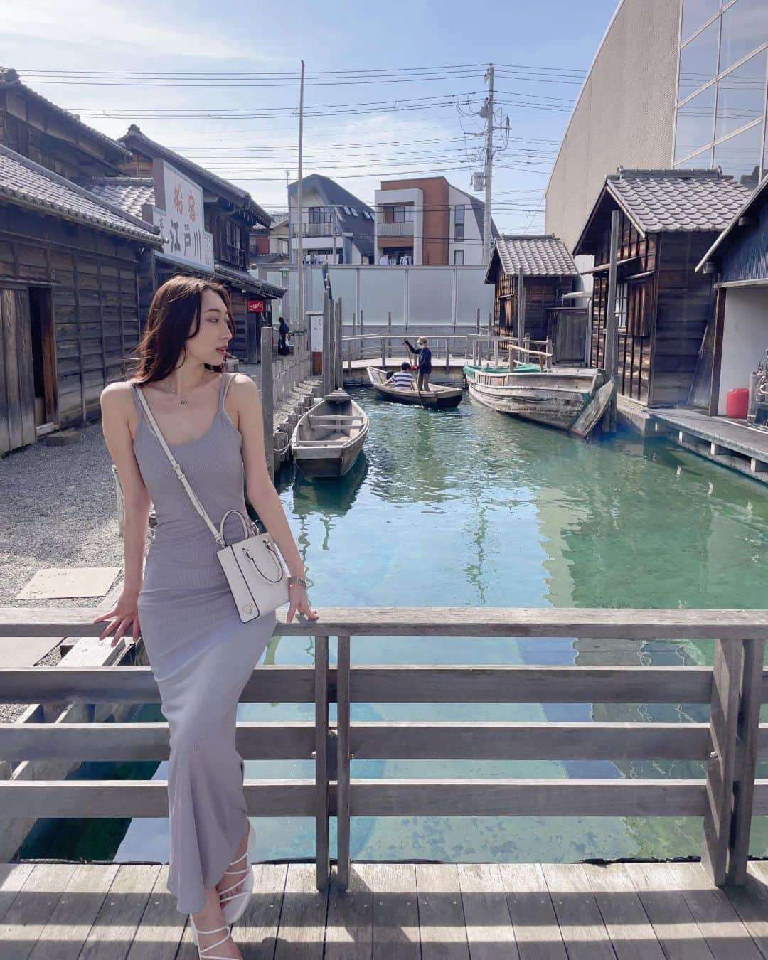 瀬名ひなのさんのインスタグラム写真 - (瀬名ひなのInstagram)「🛥️🩶  浦安にある郷土博物館に行ってきた~ 入場無料で江戸の街が体験できて、 ボートにまで乗れちゃう🥹 大好きなわさびのり太郎も買えて大満足🫶  この日はSHEINコーデ @shein_japan  とっても楽で着心地抜群のワンピ 🔍 12835353 と 厚底の履きやすいサンダル 🔍 10802872  ワンピは丈が長くて嬉しい！ サイズはXSでも足りた🫠  またお得になるクーポンいただいたので ぜひ使ってね🫶 JBV78 (私には特にお金は入らないから気軽に使ってね☺️)  #sheinbeachvacay #sheinswimvibes #sheinforall #ad #sheinpartner #sheinコーデ #sheingals #shein購入品 #sheincurve #sheinoutfits  #浦安 #浦安市 #浦安で写真を撮ろう #高身長コーデ  #ワンピ #タイトワンピース #ラフコーデ」6月18日 12時37分 - hinan0n