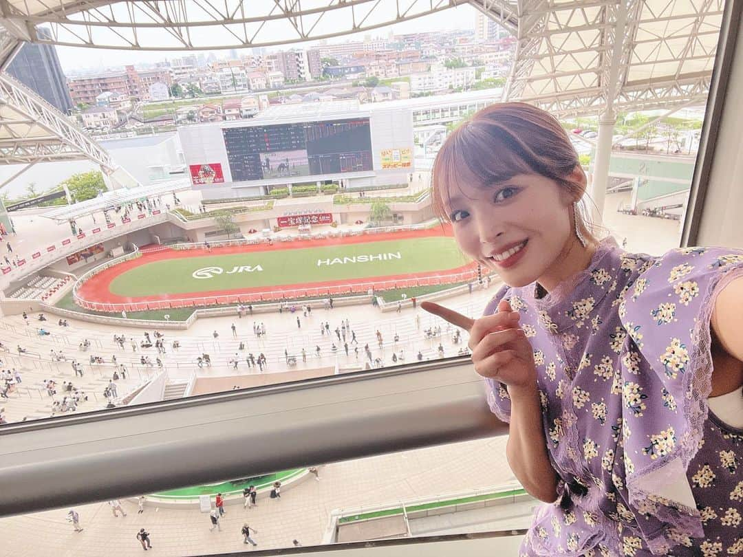 神部美咲さんのインスタグラム写真 - (神部美咲Instagram)「このあと15:00〜関西テレビ 【#KEIBABEAT】に出演させて頂きます♡  阪神競馬場にお邪魔してます🐴🤎  ぜひご覧ください♡  #マーメイドS #ユニコーンS #阪神競馬場」6月18日 13時45分 - jimbu_misaki