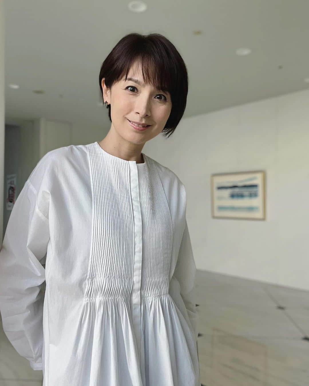 野村真季のインスタグラム：「ANNニュース 着用衣装  1〜3枚目 6/17 朝ニュース/昼ニュース  4〜6枚目 6/14 午後ニュース  #テレビ朝日 #アナウンサー #アナウンサー衣装 #ootd #40代コーデ #40代ファッション #50代ファッション #大人コーデ #大人ファッション  #野村真季」