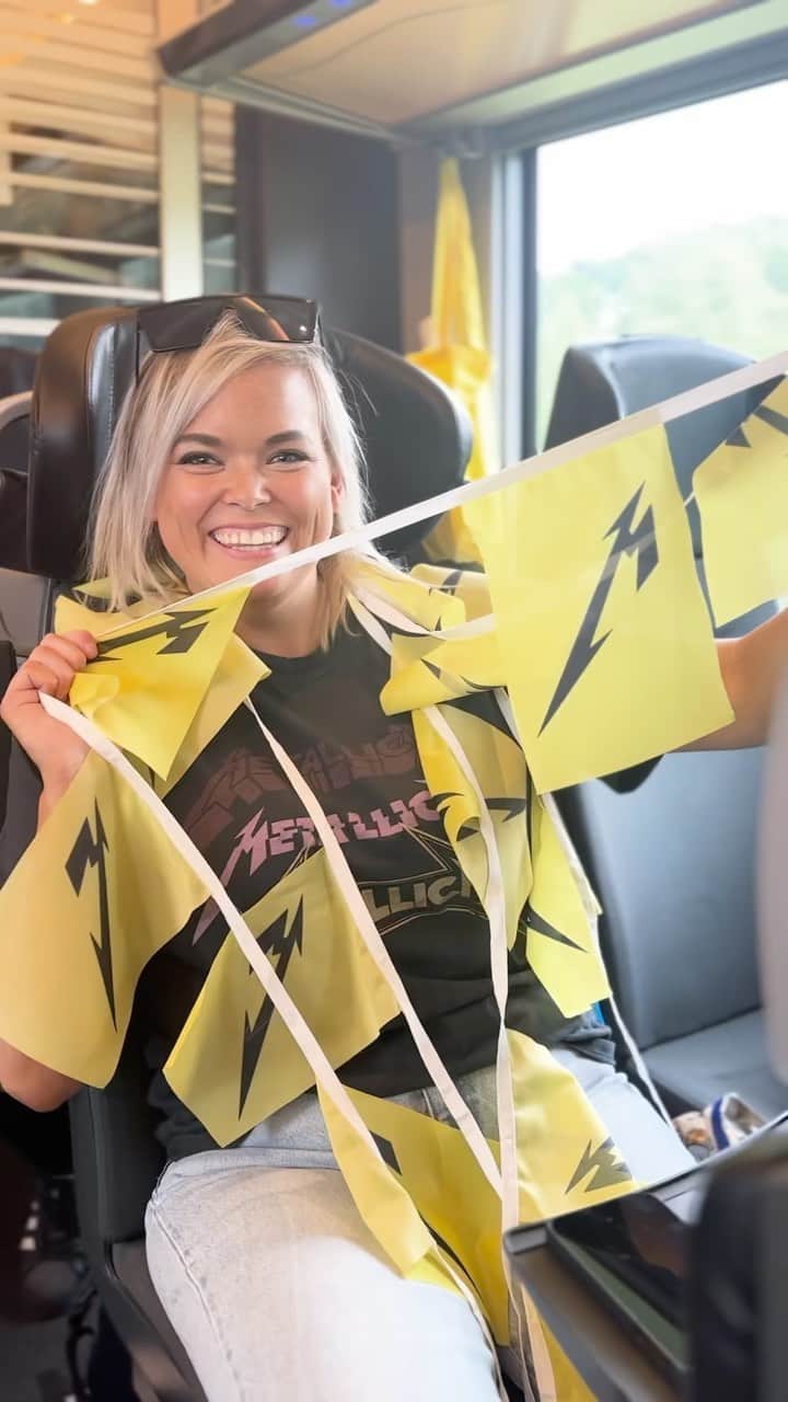 メタリカのインスタグラム：「Full speed or nothing on Metallica Train 72 en route to #M72Gothenburg! 🇸🇪」