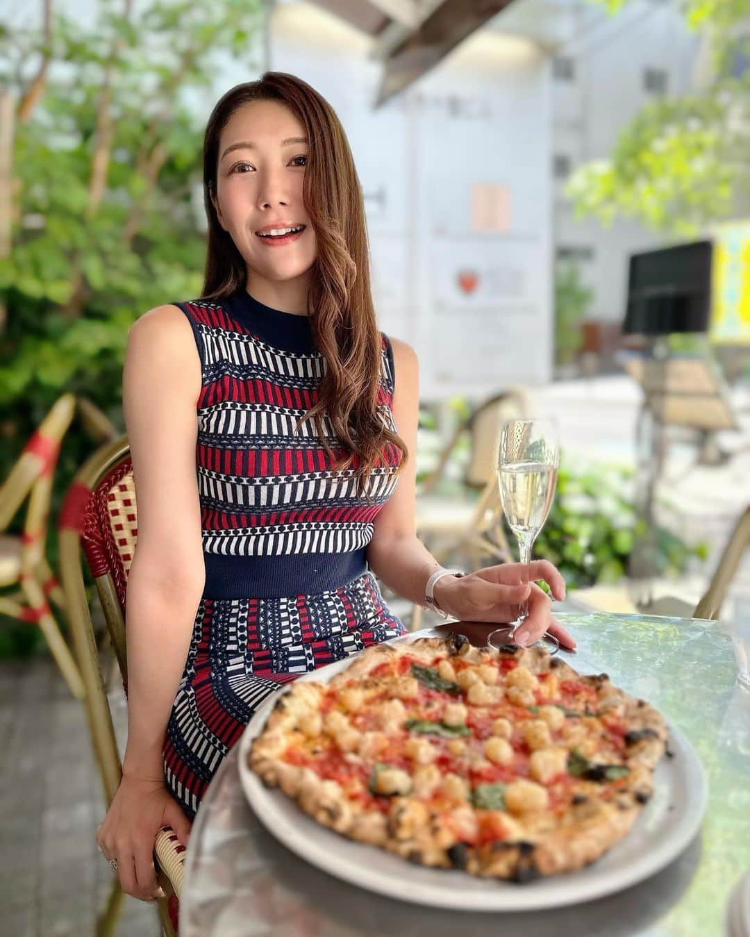 穂川果音さんのインスタグラム写真 - (穂川果音Instagram)「ランランランチ🍕  今日も暑いですね〜 熱中症対策にお水も意識して飲むようにしましょうね〜  #休日　#lunch #foodie #pizza #holiday」6月18日 14時34分 - hokawakanonn