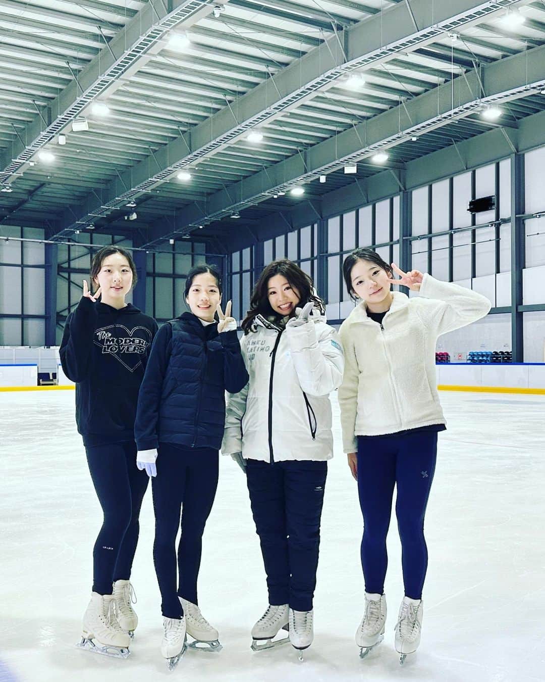 細田采花のインスタグラム：「韓国からレッスンを受けにきてくれました！ 3人とも可愛くて、楽しかったです！」