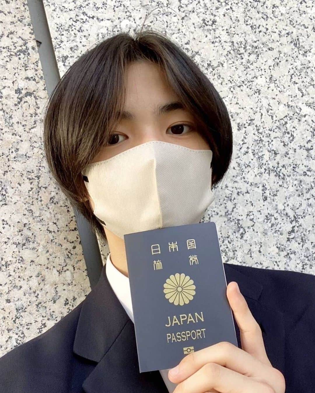 城桧吏さんのインスタグラム写真 - (城桧吏Instagram)「みなさんこんにちは！  この前パスポートを更新してきました ５年ぶり☺️ どこかに行けたらいいな〜  #PR #passport  #kairi #jo  #城桧吏」6月18日 14時59分 - kairi.jo_official