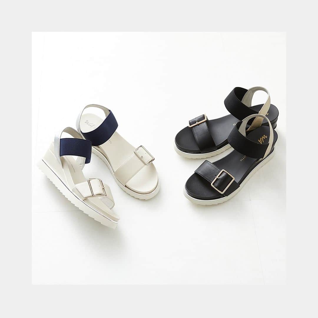 ORiental TRaffic HKのインスタグラム：「【#編輯推介﹕WA Comfort Rubber Belt Wedge Sandals】  金屬扣環以及銀白色的鞋邊，都是這款涼鞋的亮點，充滿個性和時尚未來感  跳躍的藍銀白和黑淺金撞色設計，閃亮又高級，為你帶來不一樣的視覺體驗，更顯青春活力！  這款涼鞋雖然有6cm高的鞋底，但用輕盈材質打造的鞋底，長時間行走也不易覺得疲倦，橡膠帶固定腳背，使腳弓與鞋子更貼合，讓你穿著更舒適  2色入 - Link in bio  ✨鞋款買滿兩對或以上可享額外9折優惠 更多優惠詳情，請向店員查詢  #ORientalTRaffic #NewArrival #Spring #Summer #23SS #Sandals  #日本 #日本品牌 #春季鞋款 #夏季鞋款 #涼鞋」