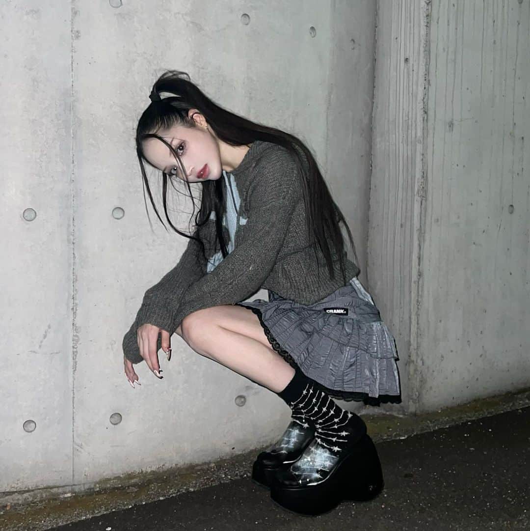 chiiiiiのインスタグラム：「ソールの形とペガサスチャーム 凄く可愛いの🤍 @yelloshoes_official  自信を持たせてくれる魔法🪄」