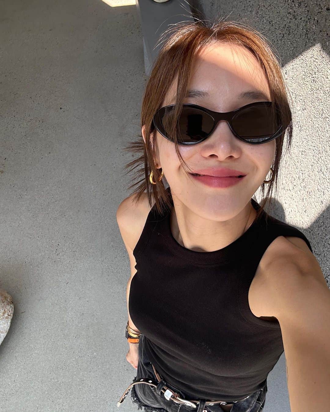 ユン・ヘジンのインスタグラム：「2013년 6.18일 2:56분 엄죤 순산하고  지금쯤은 아마 회복 중이 었을 나 나 나 나 나!!  수고해쒀~ 축하는 나에게로!!!!!!!🤪😎  @jion.__.0618 엄마테 늘상 감사하고  나오느라 고생했어 엄마테 와줘서 고맙다🩵🎀」