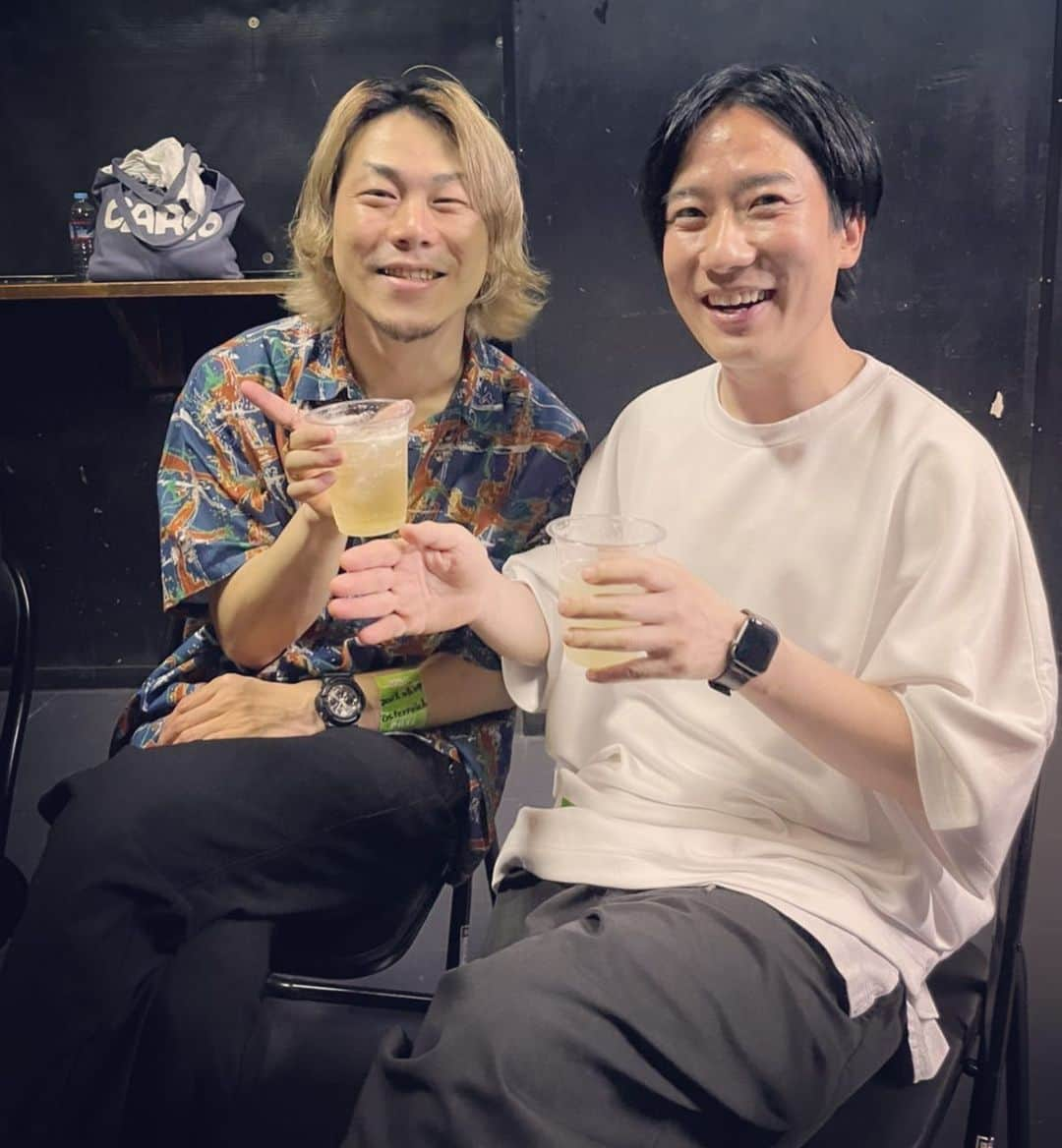 山本晃紀さんのインスタグラム写真 - (山本晃紀Instagram)「三島と私  2023.06.09 ERA  österreichサポートさせていただきました  リハの時点では自分のせいで何回も崩壊させてたしこのままではまずいどうにかしなくてはとギリまでやれることをやって本番奇跡みたいな夜を作ってほっとして気を許せる仲間と祝杯をあげていた瞬間  この日全然写真撮ってなかったから撮ってくれてありがたいです @kamanoai   ほんと奇跡みたいな夜だった @kunimitsu__takahashi  @mizuki_iida  @kamanoai  @gecko_piano  @sohei_mishima   #オストライヒ」6月19日 2時30分 - liteyamamoto