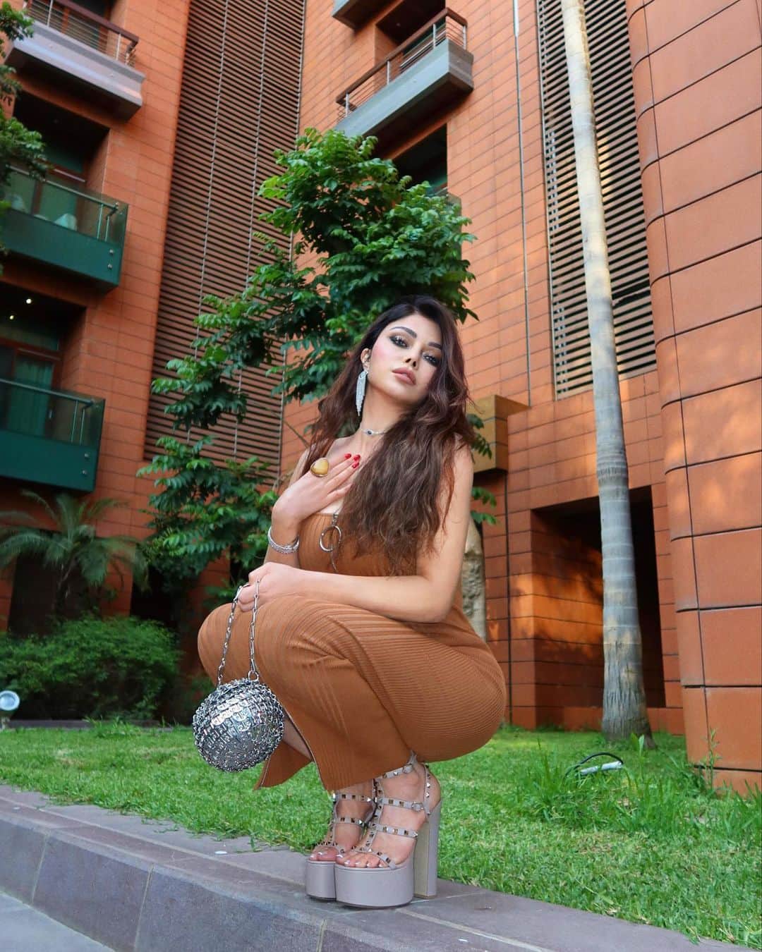 さんのインスタグラム写真 - (Instagram)「Xoxo 💋🌺🌴  #silentisviolent #haifawehbe」6月19日 2時31分 - haifawehbe