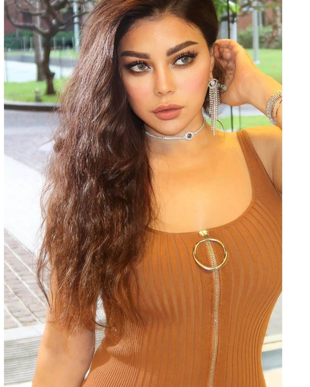 さんのインスタグラム写真 - (Instagram)「Xoxo 💋🌺🌴  #silentisviolent #haifawehbe」6月19日 2時31分 - haifawehbe