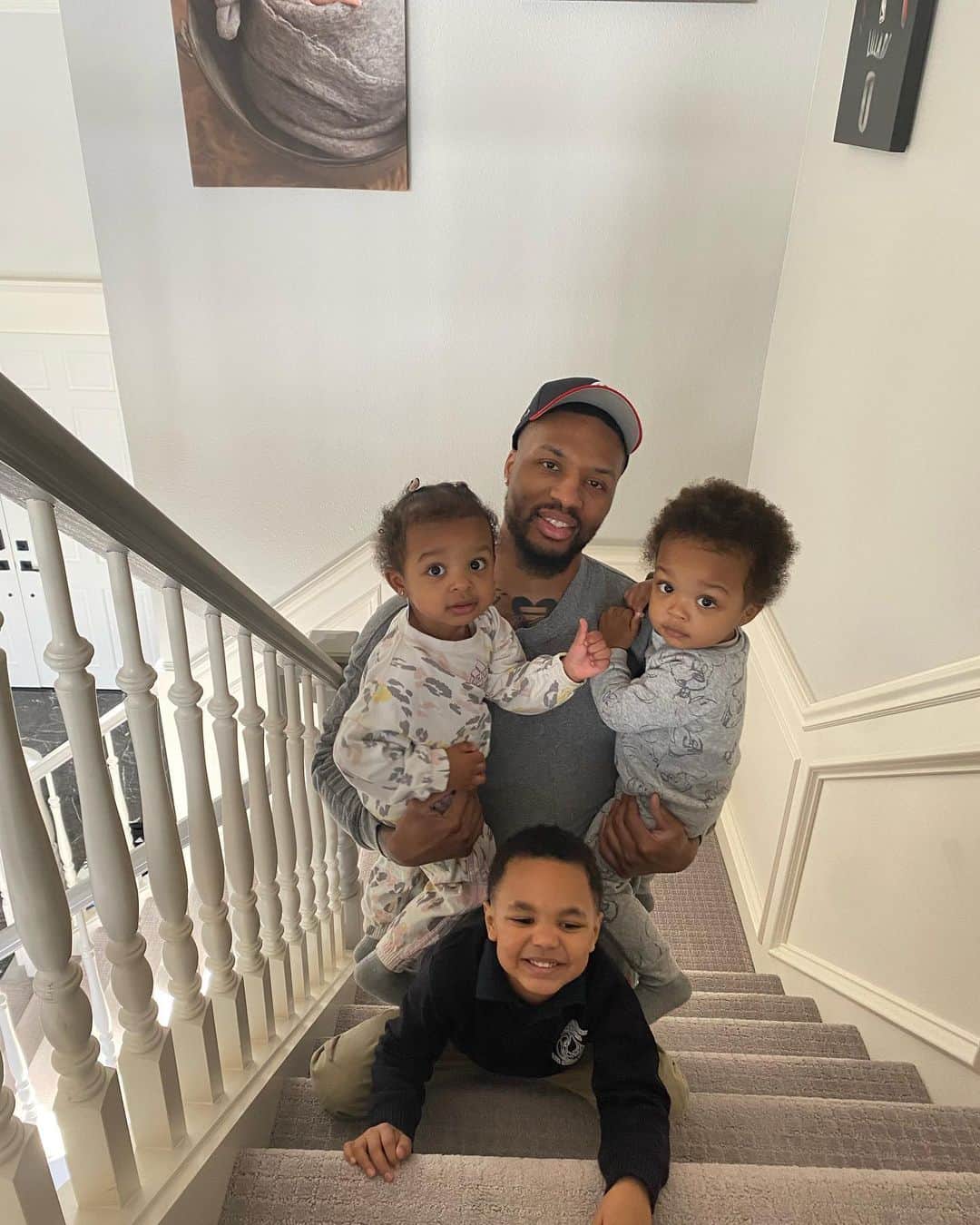 デイミアン・リラードのインスタグラム：「The greatest gift to a man… Fatherhood! Happy Father’s Day to all the ones that do the job at all costs.」