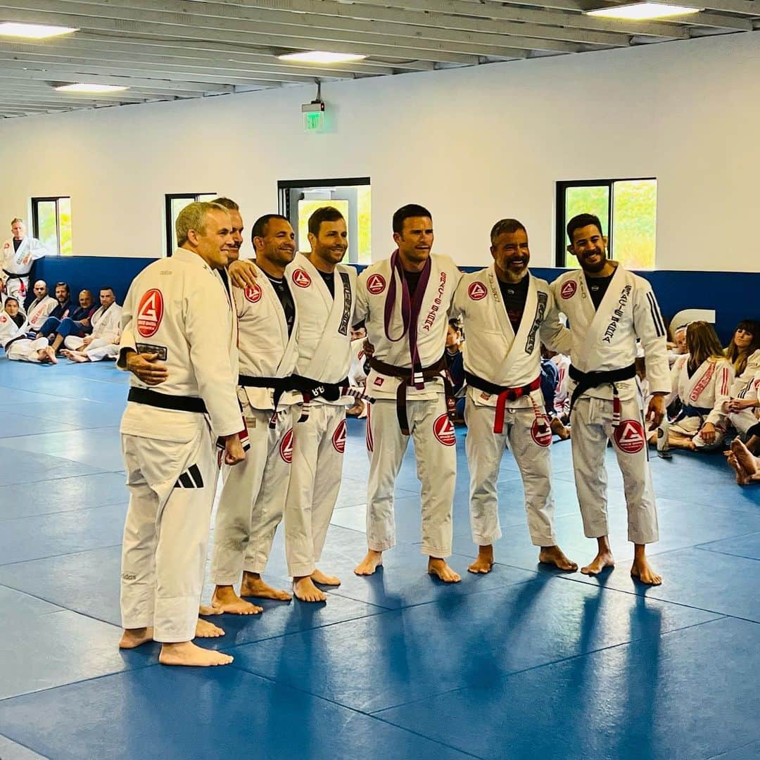 のインスタグラム：「New color, same grind.  Thanks  @nelsonmonteiroo  Stevegable  Rafael  And the jits community around the 🌎」