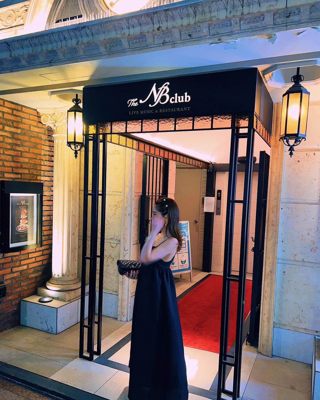 のインスタグラム：「暑くなってきたね🫠  6月は長年のマイメンが 2人とも誕生日な月なの🫶  そして、今日は #父の日 ありがとうが溢れる6月だ🩵」